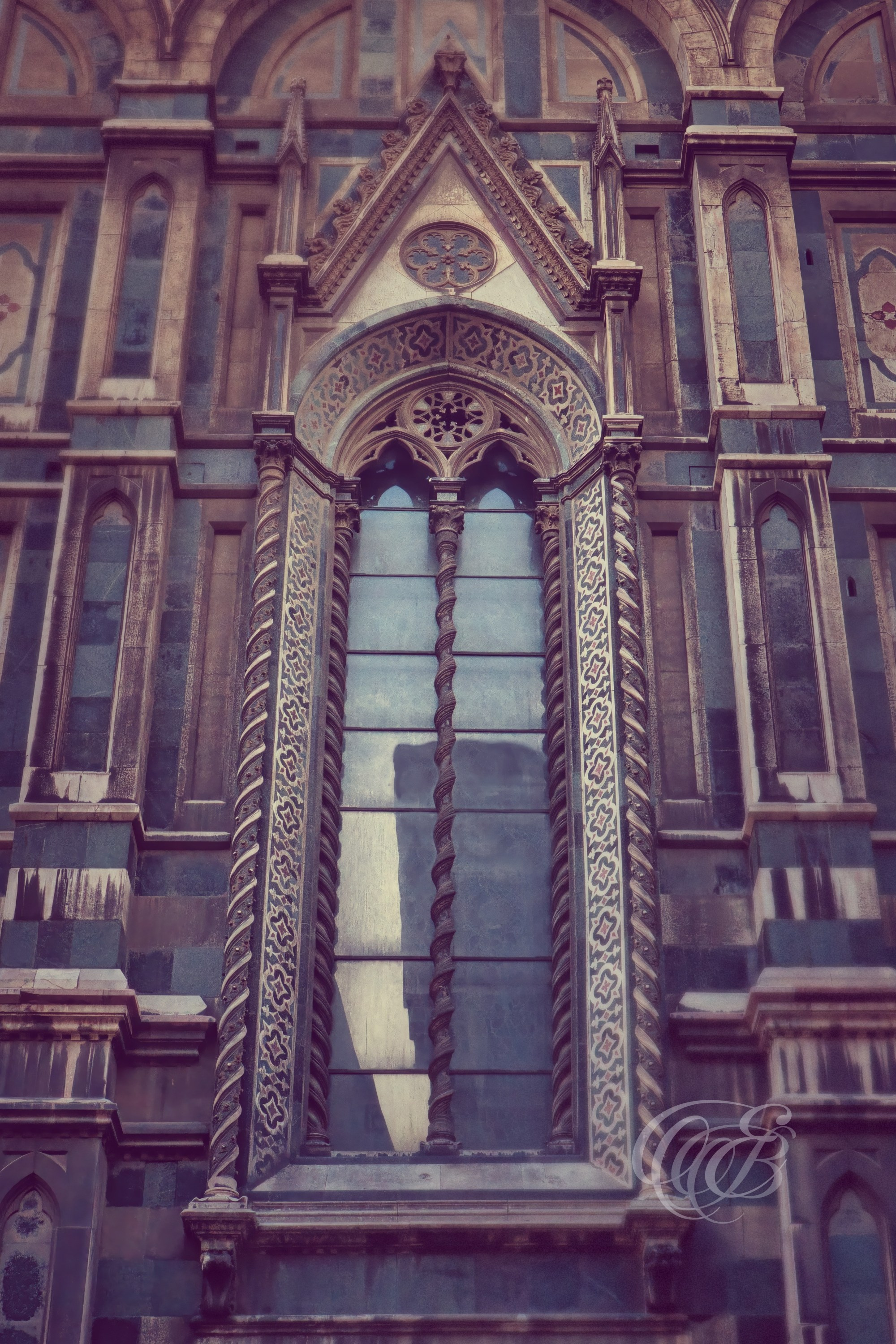 Florence Italy - Santa Maria del Fiore Gothic Windows - Eduardo Bartoli Fine Art Photography - Gothic windows of the Cathedral of Santa Maria del Fiore in Florence, Italy – fine art photography by Eduardo Bartoli.