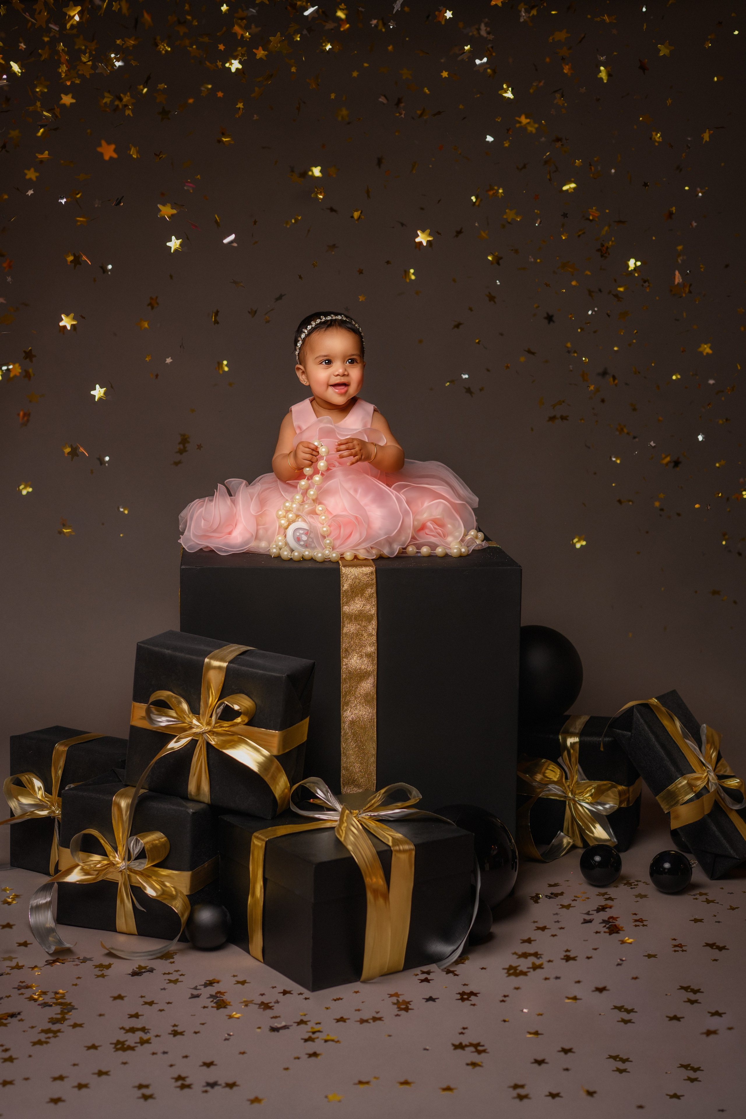 Mounika and her family. Wedding & portrait photography in the Seattle Area. Helen Michelle photographer