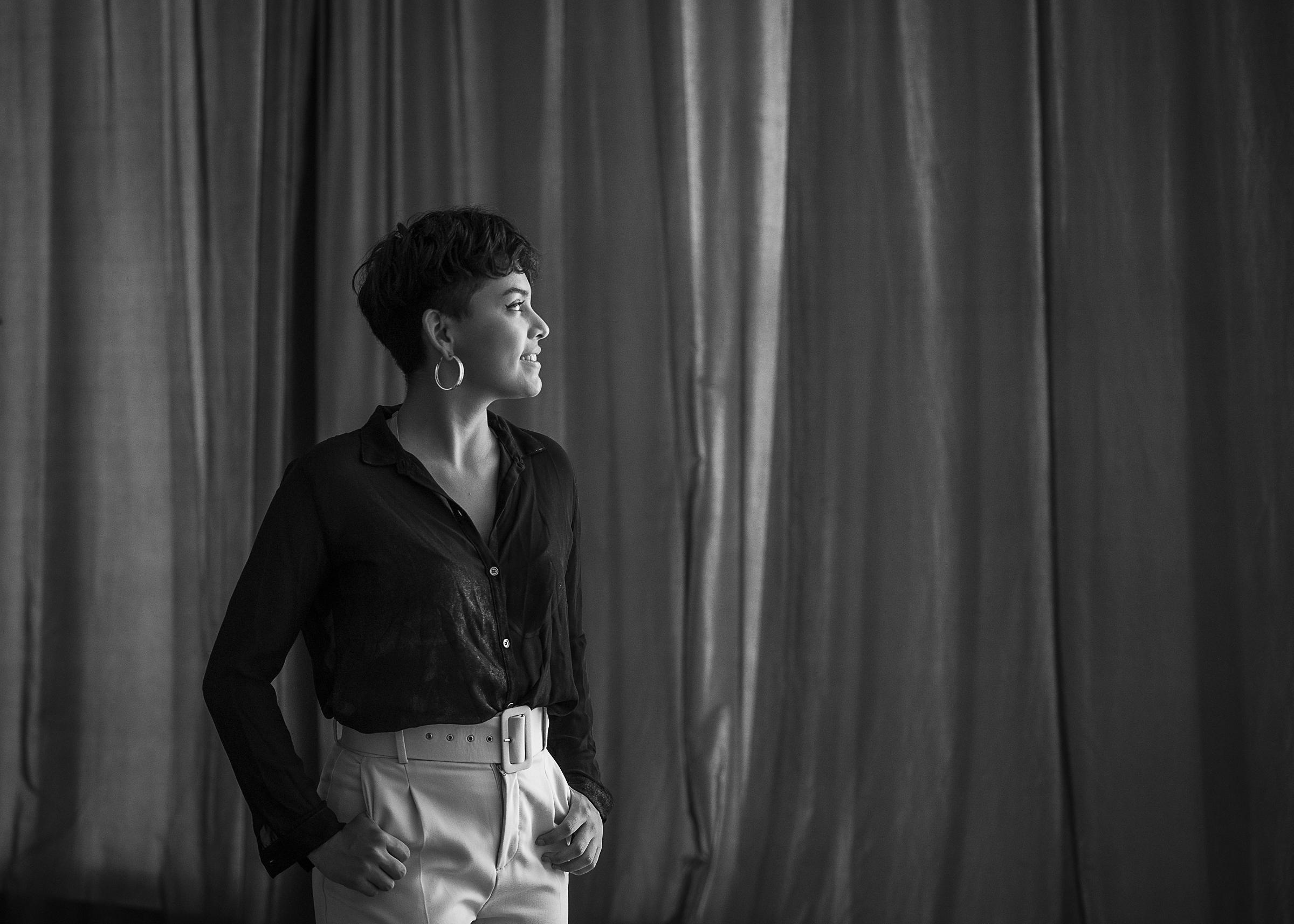 Retratos individuales en estudio con estilo blanco y negro en Chiriqui David