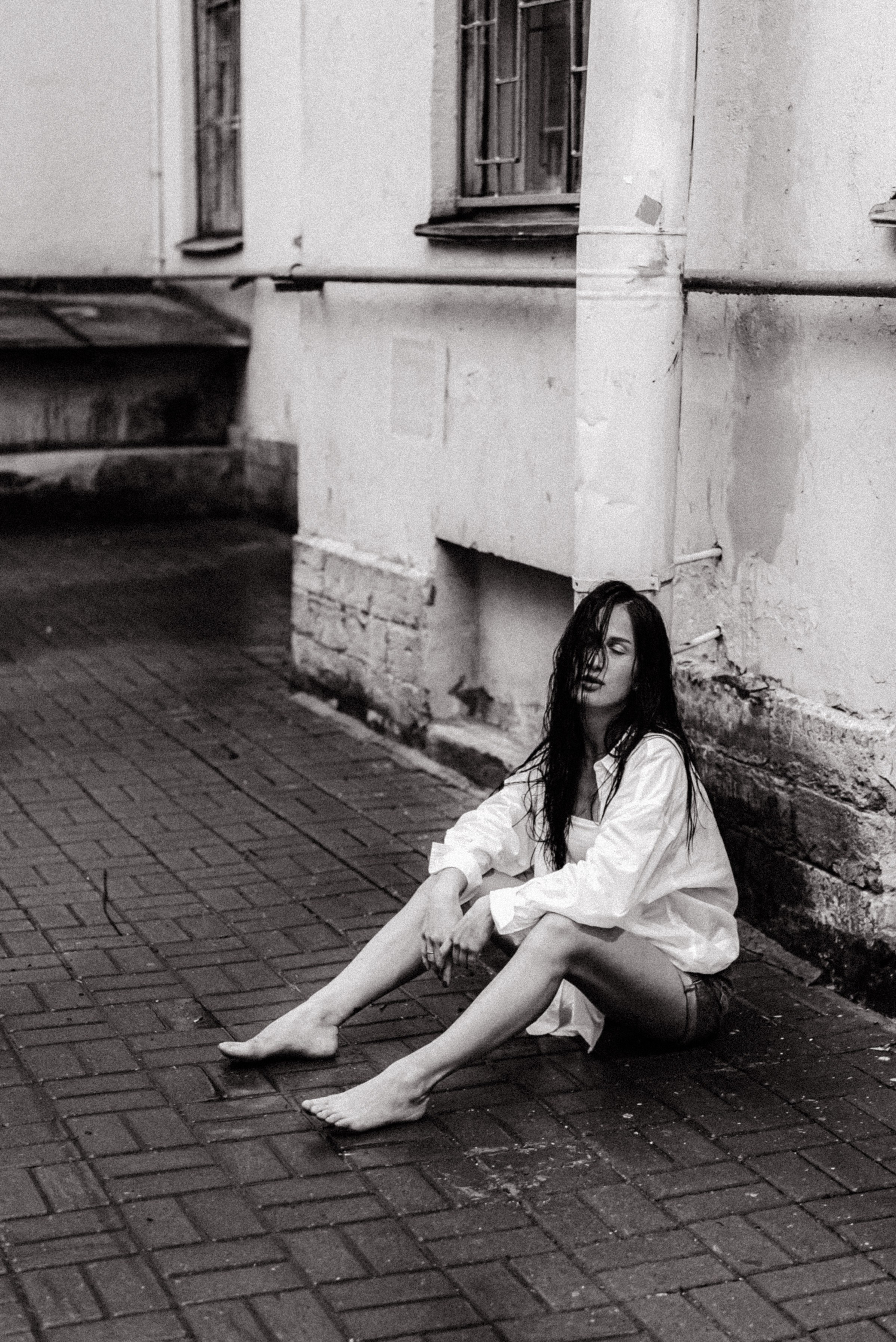 Walking in the rain. Videographer and photographer in New York // MAKAROV.VIDEO