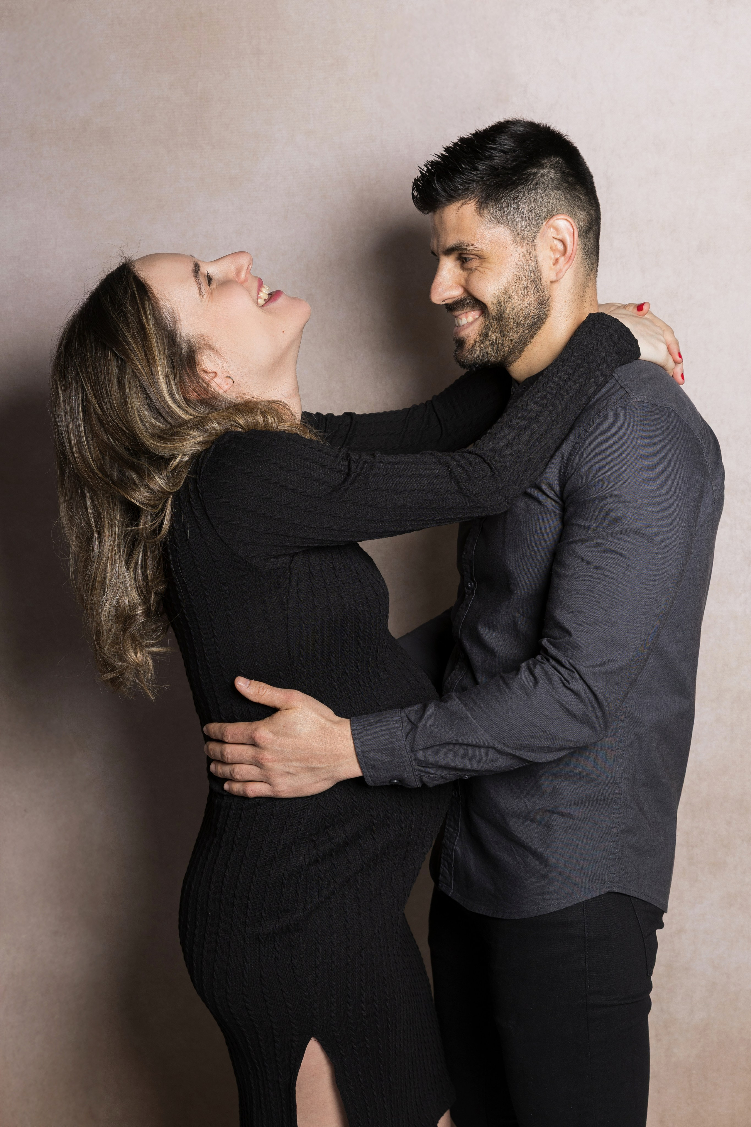 Sesión de Embarazo: Rainbox. Rainbox Estudio de Fotografía