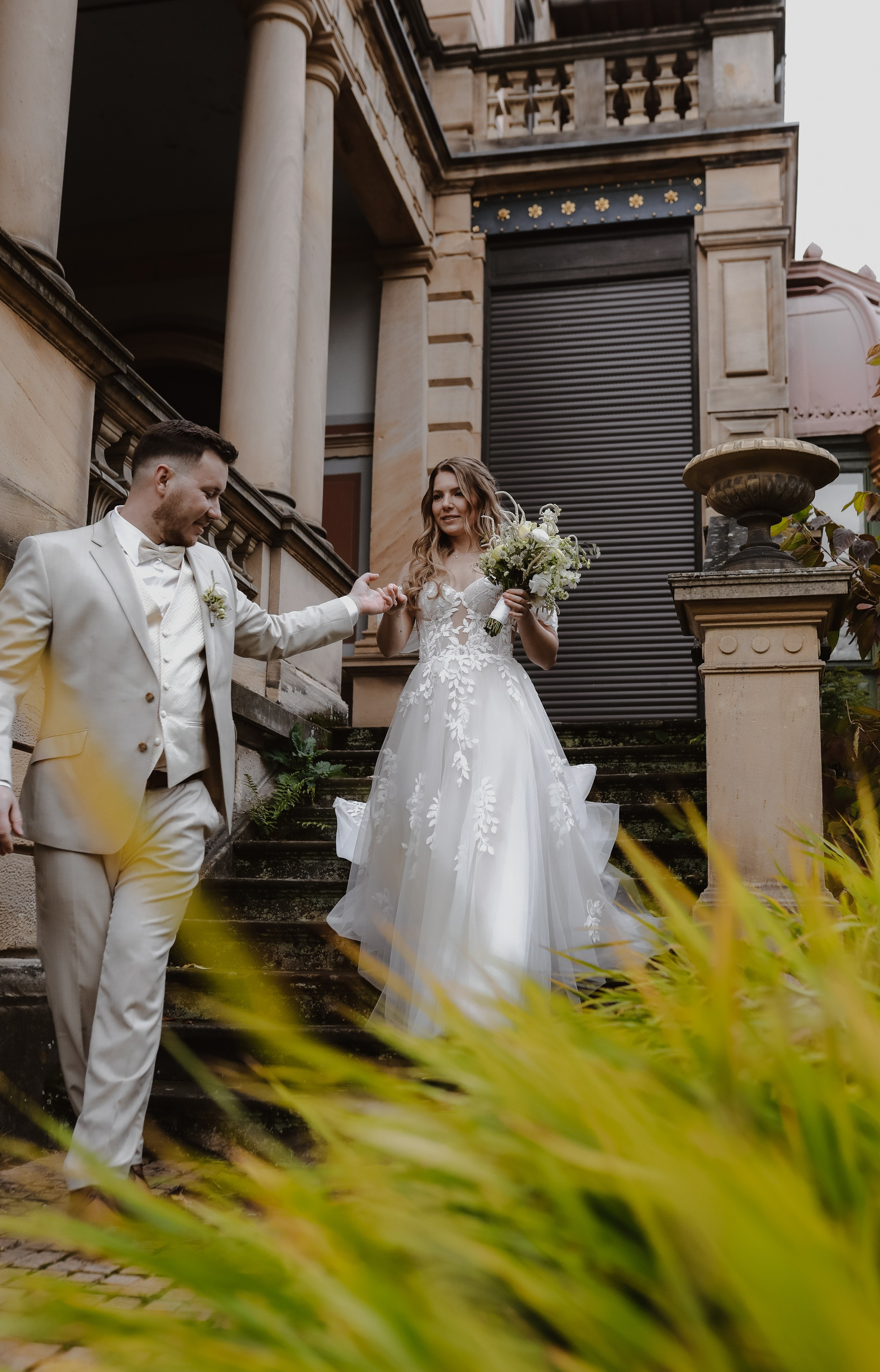 Paarfotos in den Weinbergen bei Neustadt – Hochzeitsshooting Pfalz“