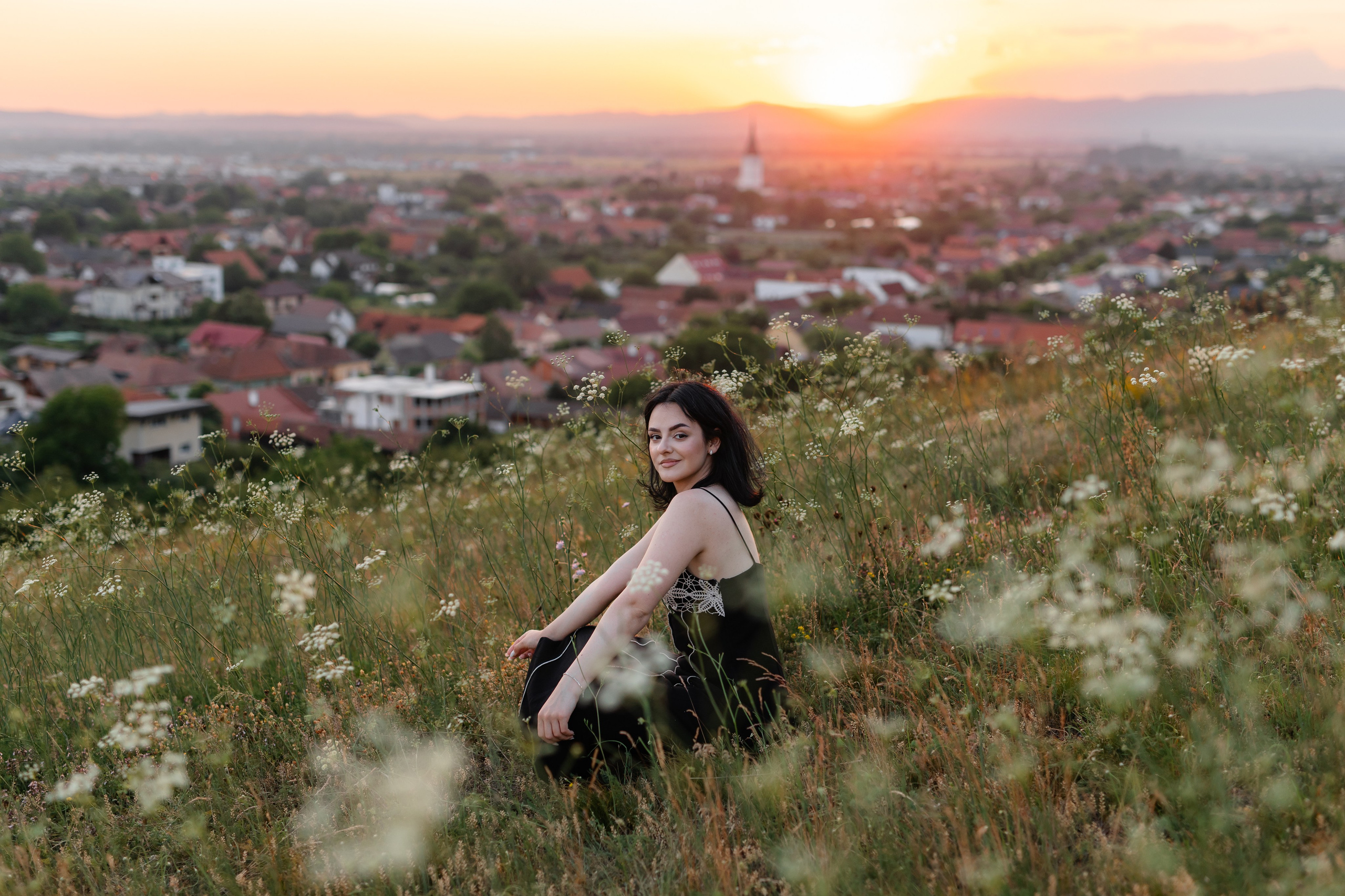 Laura — Portrait. Main