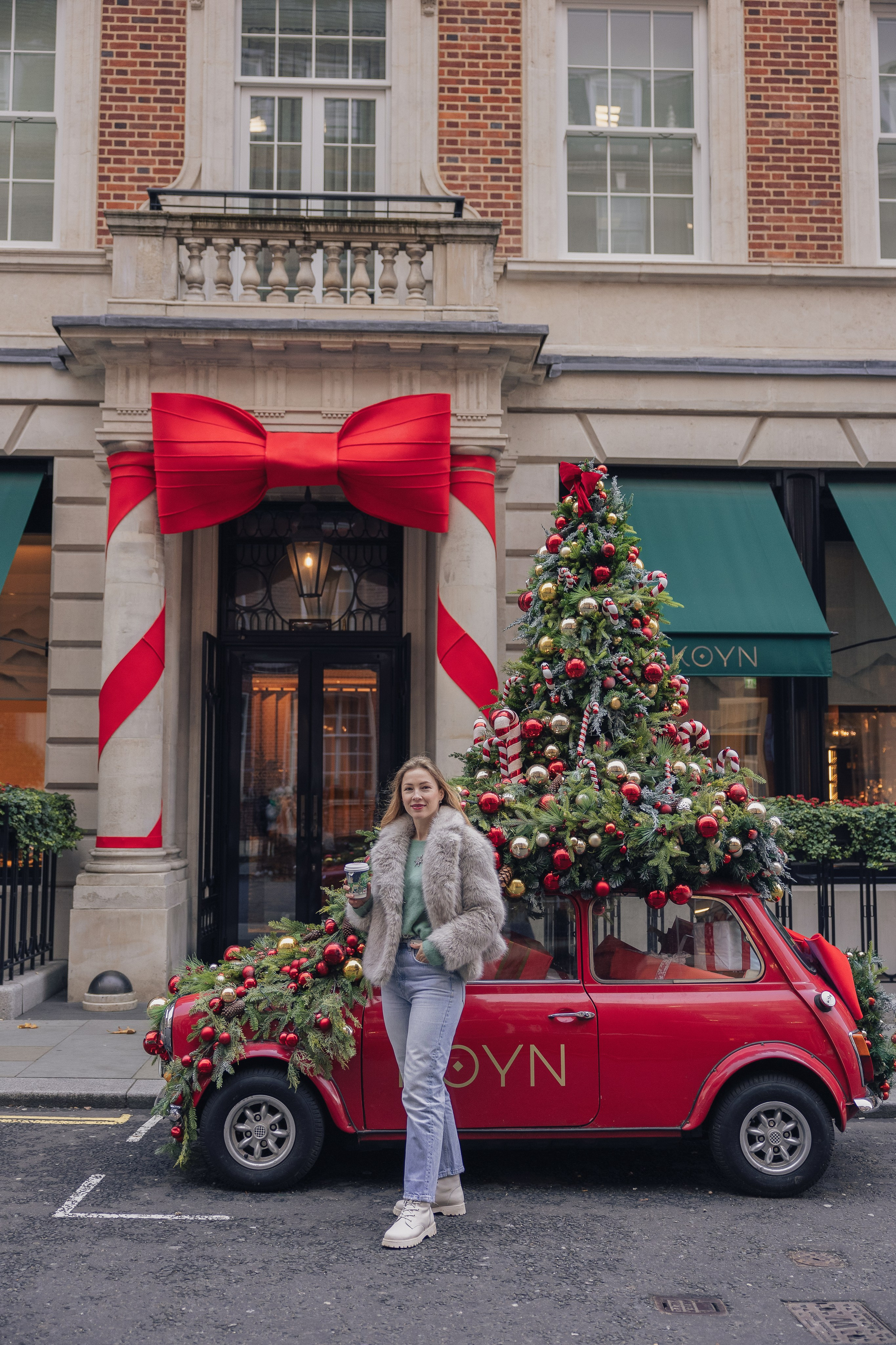 London at Christmas. PHOTOGRAPHER IN LONDON