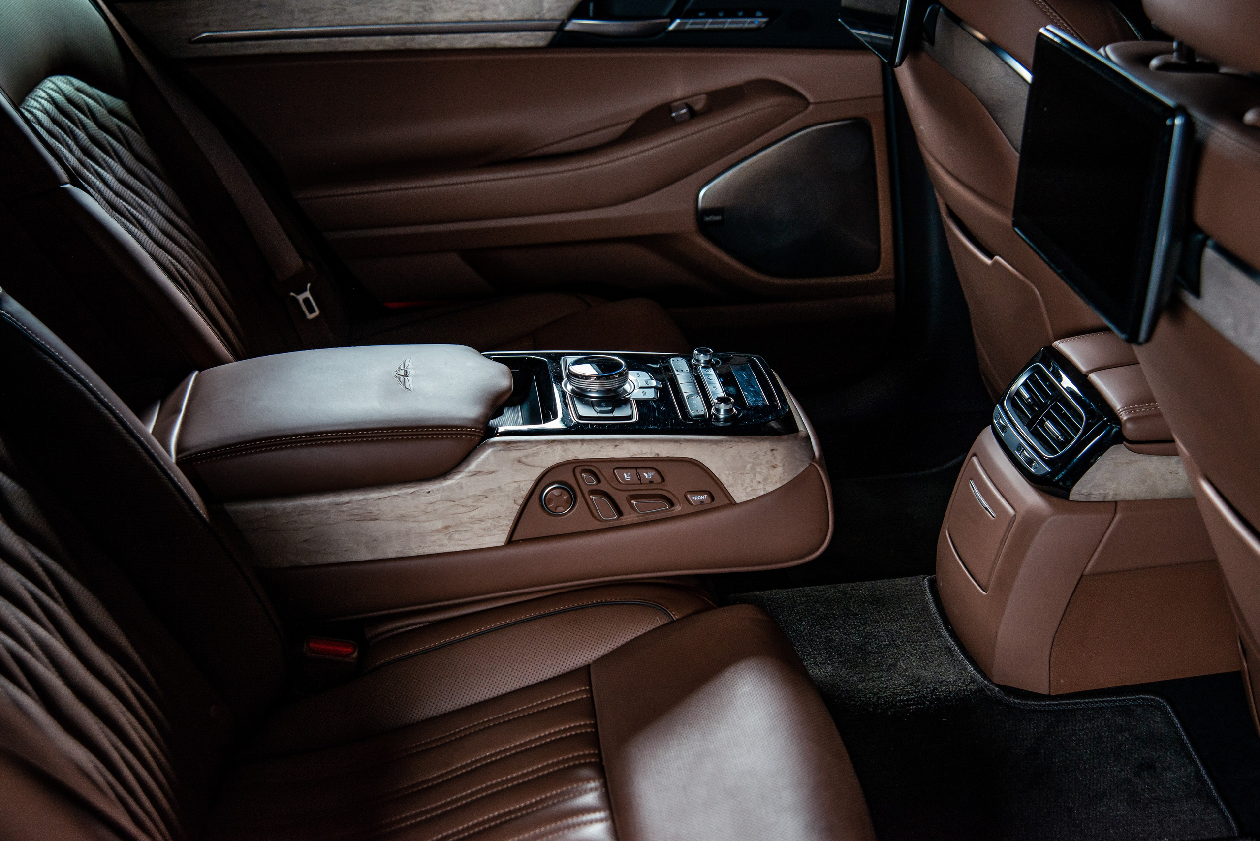 Автомобильная фотосъемка Genesis G90. ФОТОГРАФ МЕКСИКА КИНТАНА-РОО