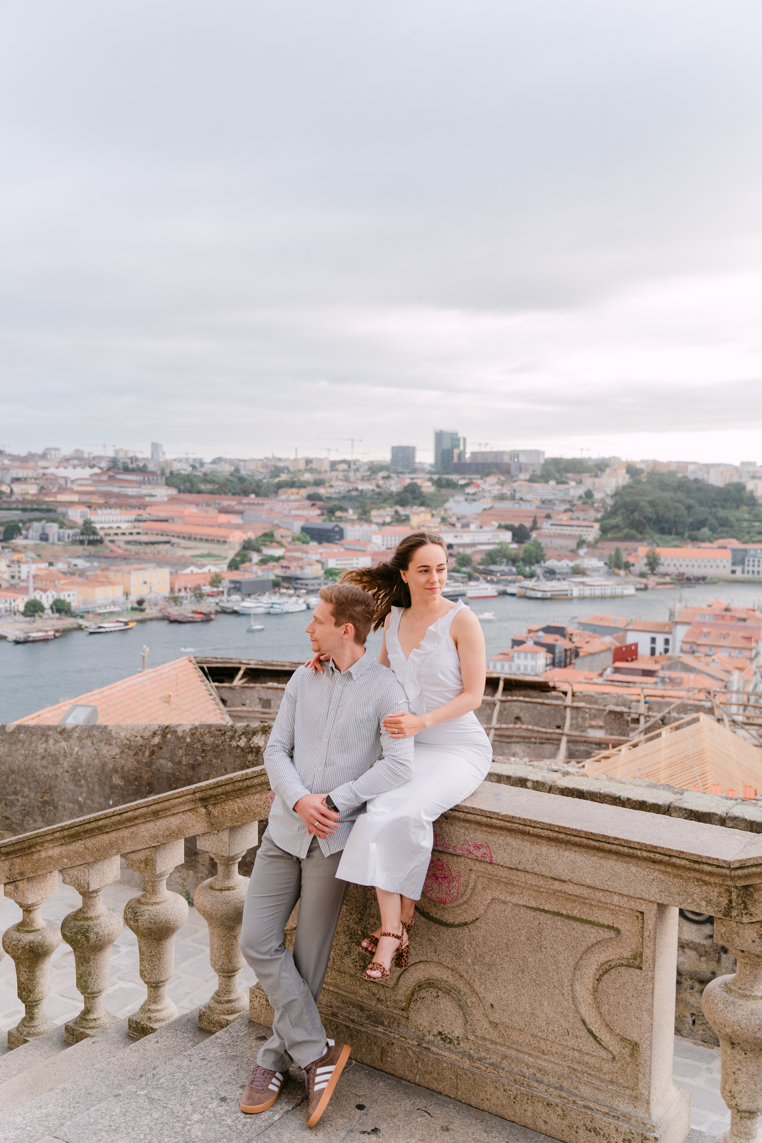 Couple photoshoot in Porto. Fotógrafo de casamentos e destination wedding no Porto, Portugal — Davi Valente | Lisboa, Douro, Roma e Lago de Como