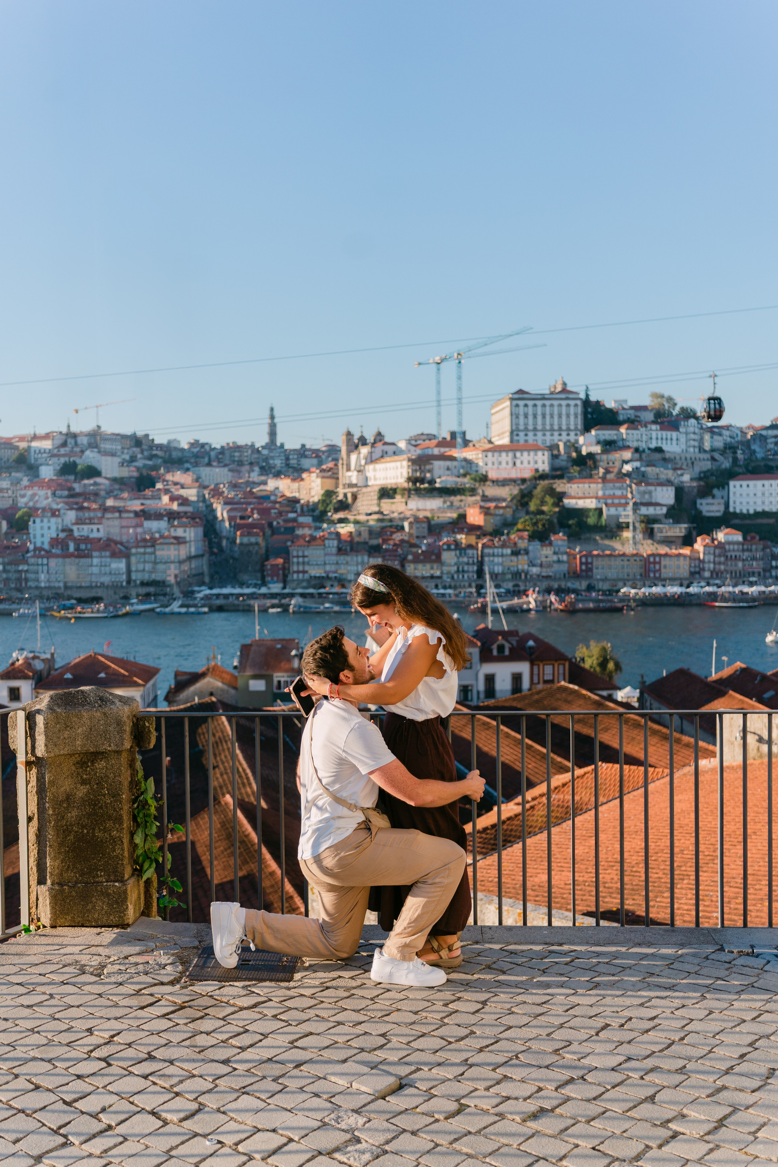 Wedding Proposal in Porto. Wedding & destination wedding photographer in Porto, Portugal — Davi Valente | Lisbon, Douro Valley, Rome, Tuscany & Lake Como