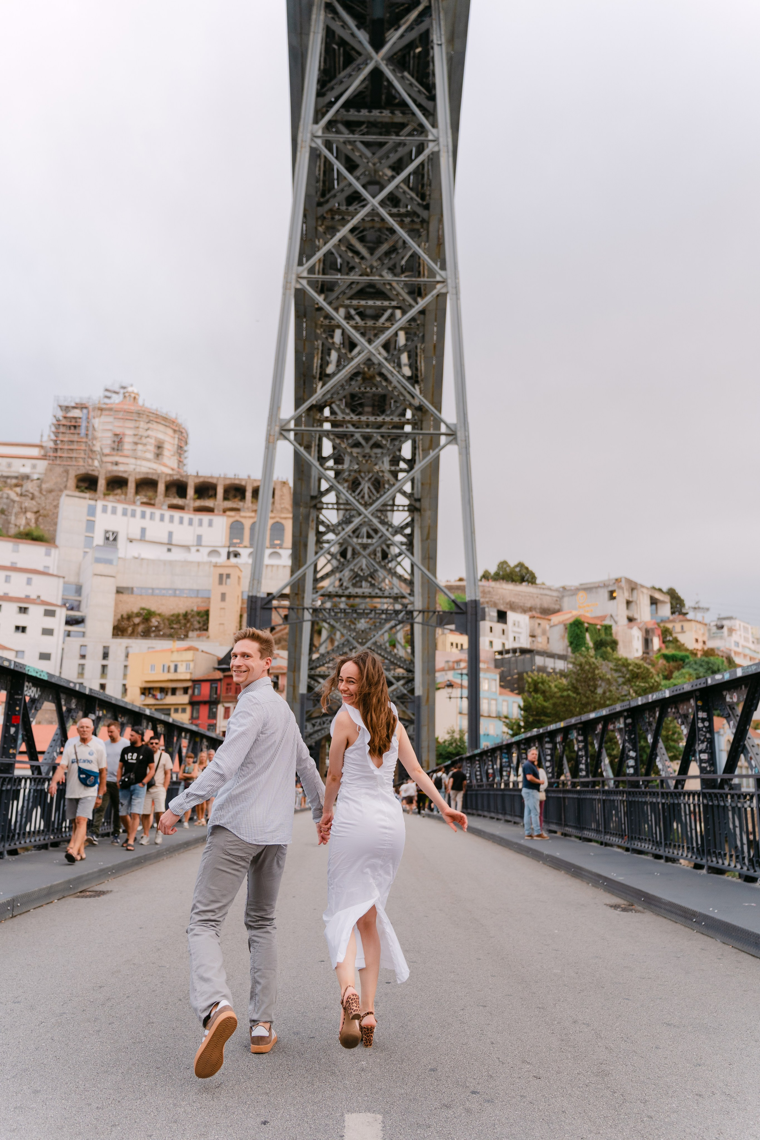 Couple photoshoot in Porto. Fotógrafo de casamentos e destination wedding no Porto, Portugal — Davi Valente | Lisboa, Douro, Roma e Lago de Como
