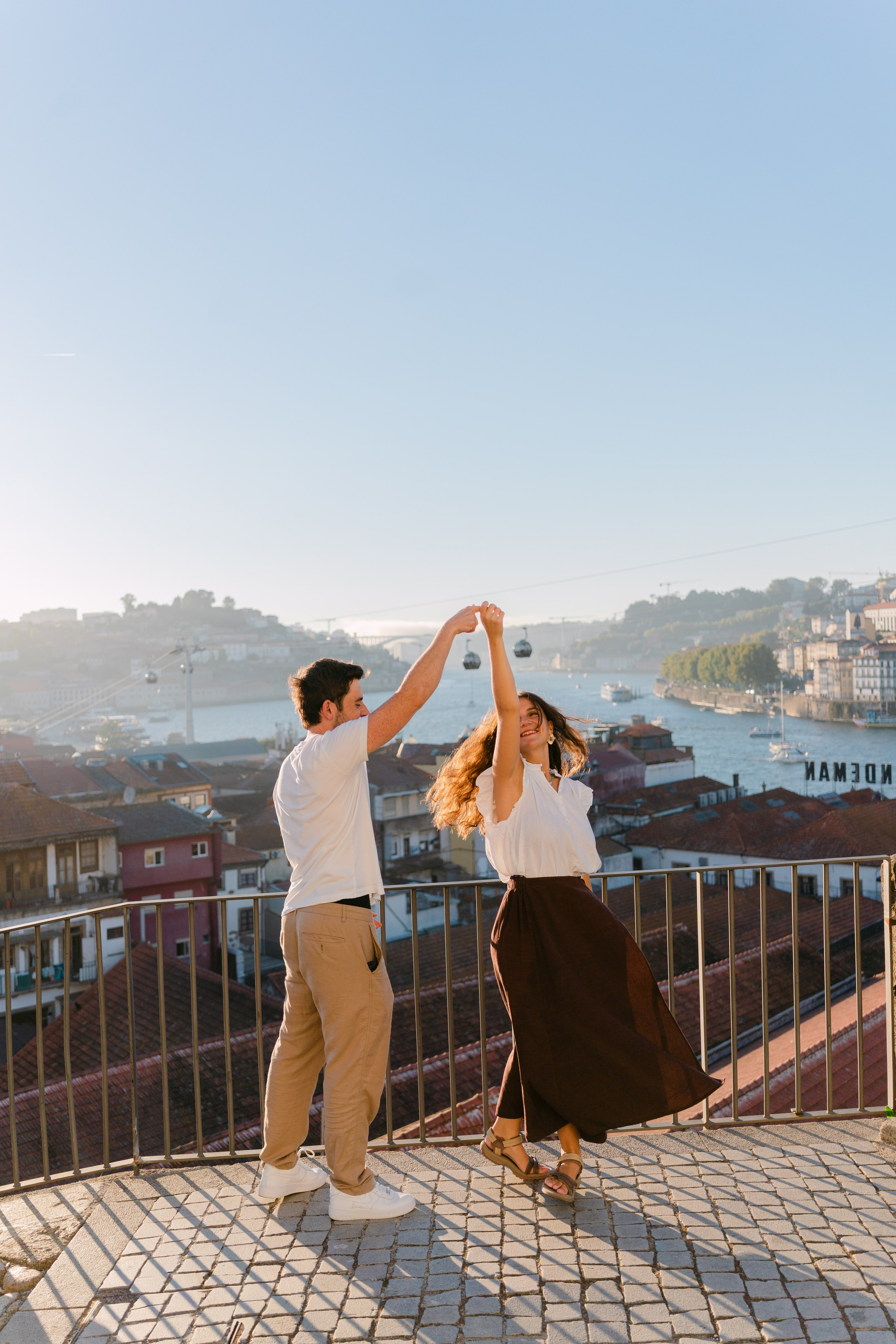 Wedding Proposal in Porto. Wedding & destination wedding photographer in Porto, Portugal — Davi Valente | Lisbon, Douro Valley, Rome, Tuscany & Lake Como