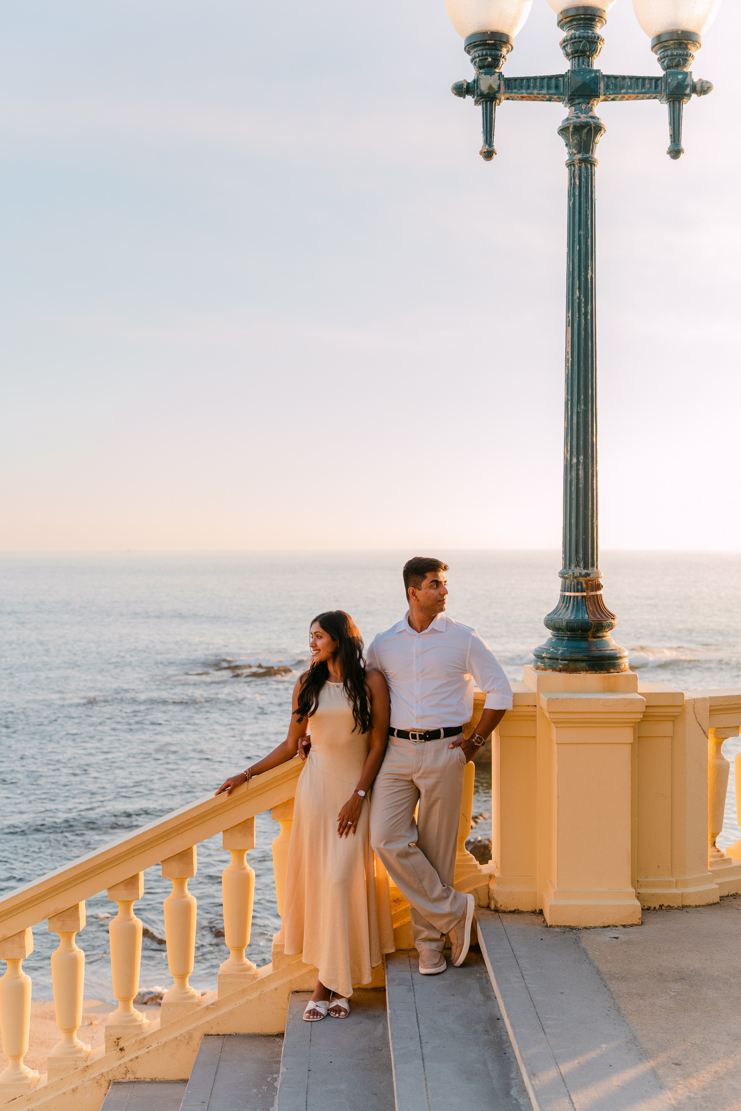Wedding proposal at Praia do Molhe. Fotógrafo de casamentos e destination wedding no Porto, Portugal — Davi Valente | Lisboa, Douro, Roma e Lago de Como