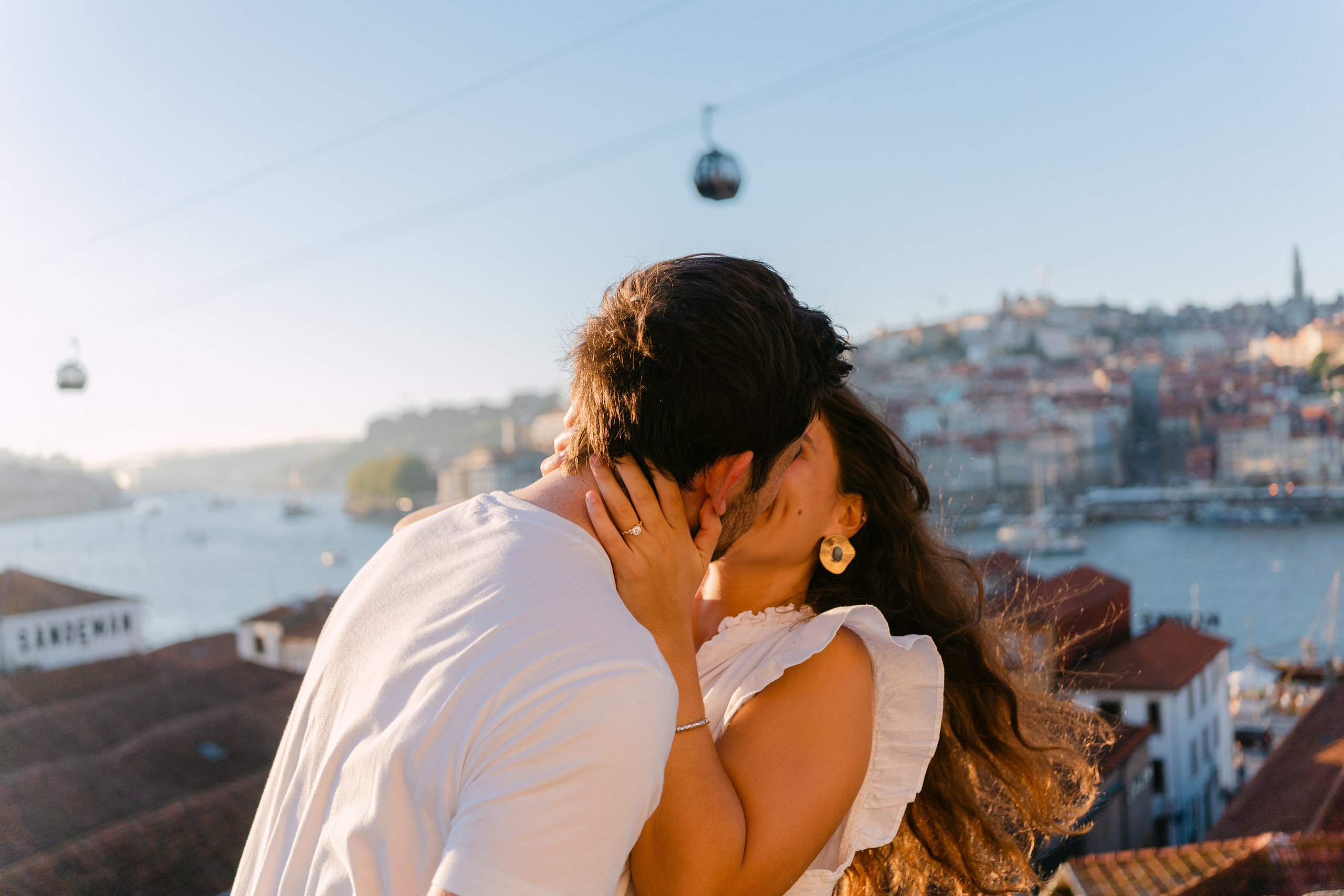 Wedding Proposal in Porto. Wedding & destination wedding photographer in Porto, Portugal — Davi Valente | Lisbon, Douro Valley, Rome, Tuscany & Lake Como