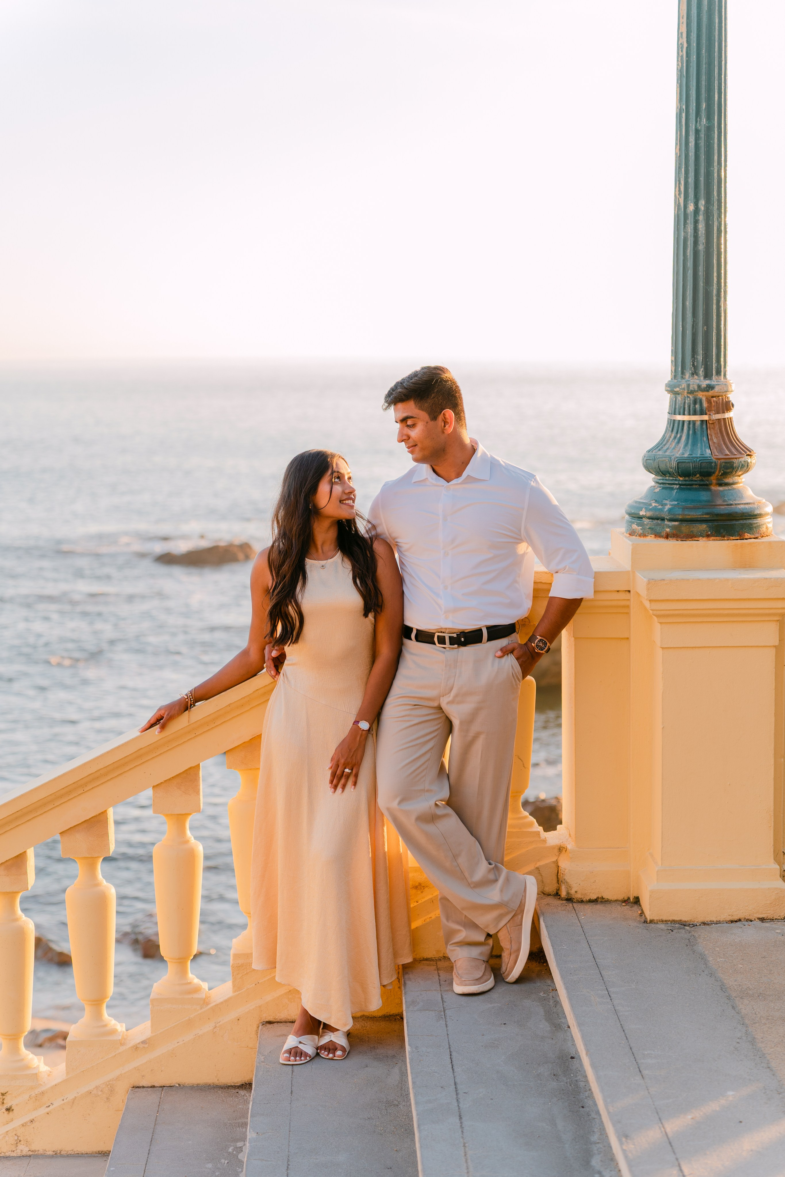 Wedding proposal at Praia do Molhe. Fotógrafo de casamentos e destination wedding no Porto, Portugal — Davi Valente | Lisboa, Douro, Roma e Lago de Como