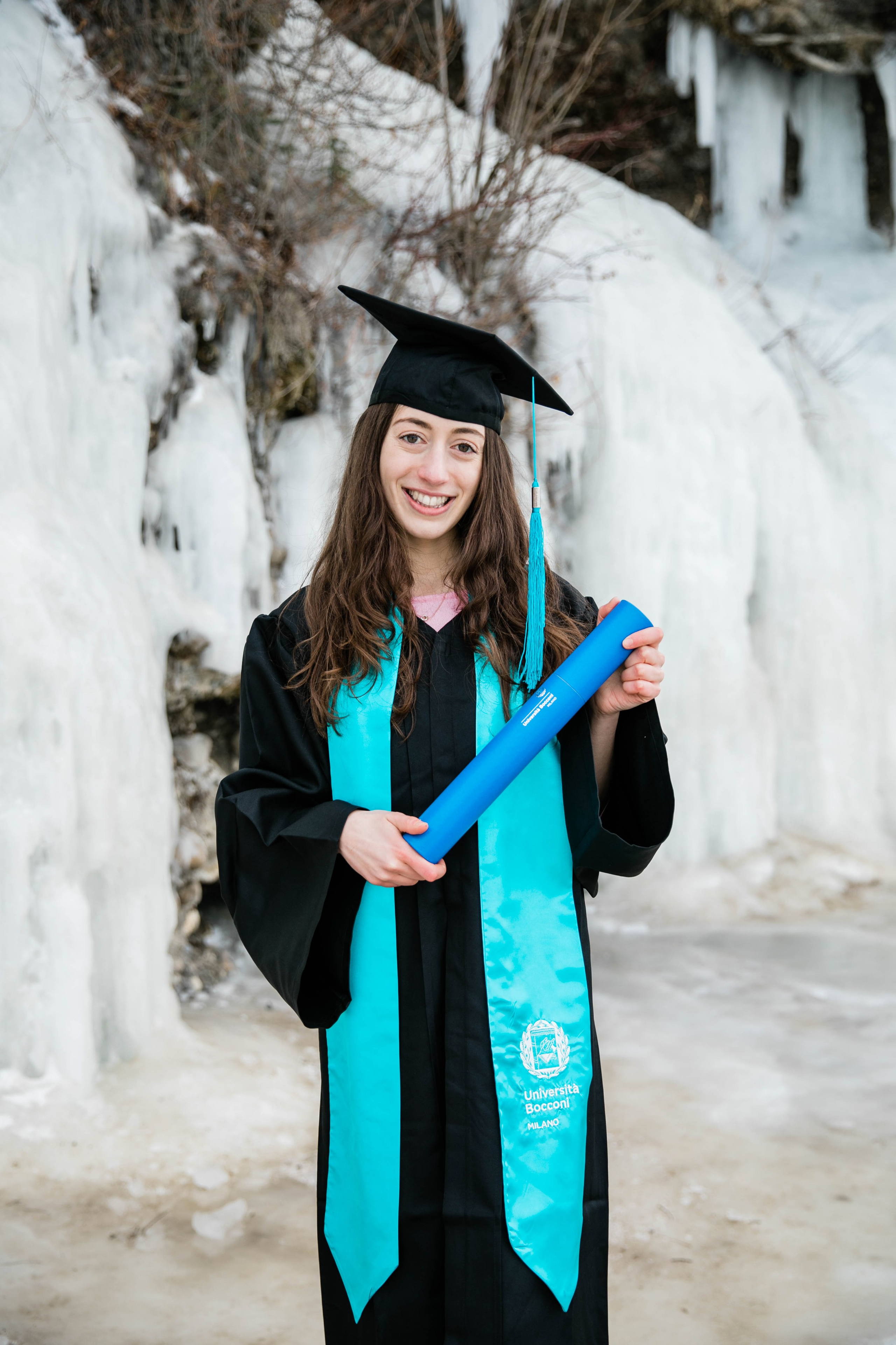 Laurance Graduation — Fish Creek Park. Fotografía accesible en Calgary