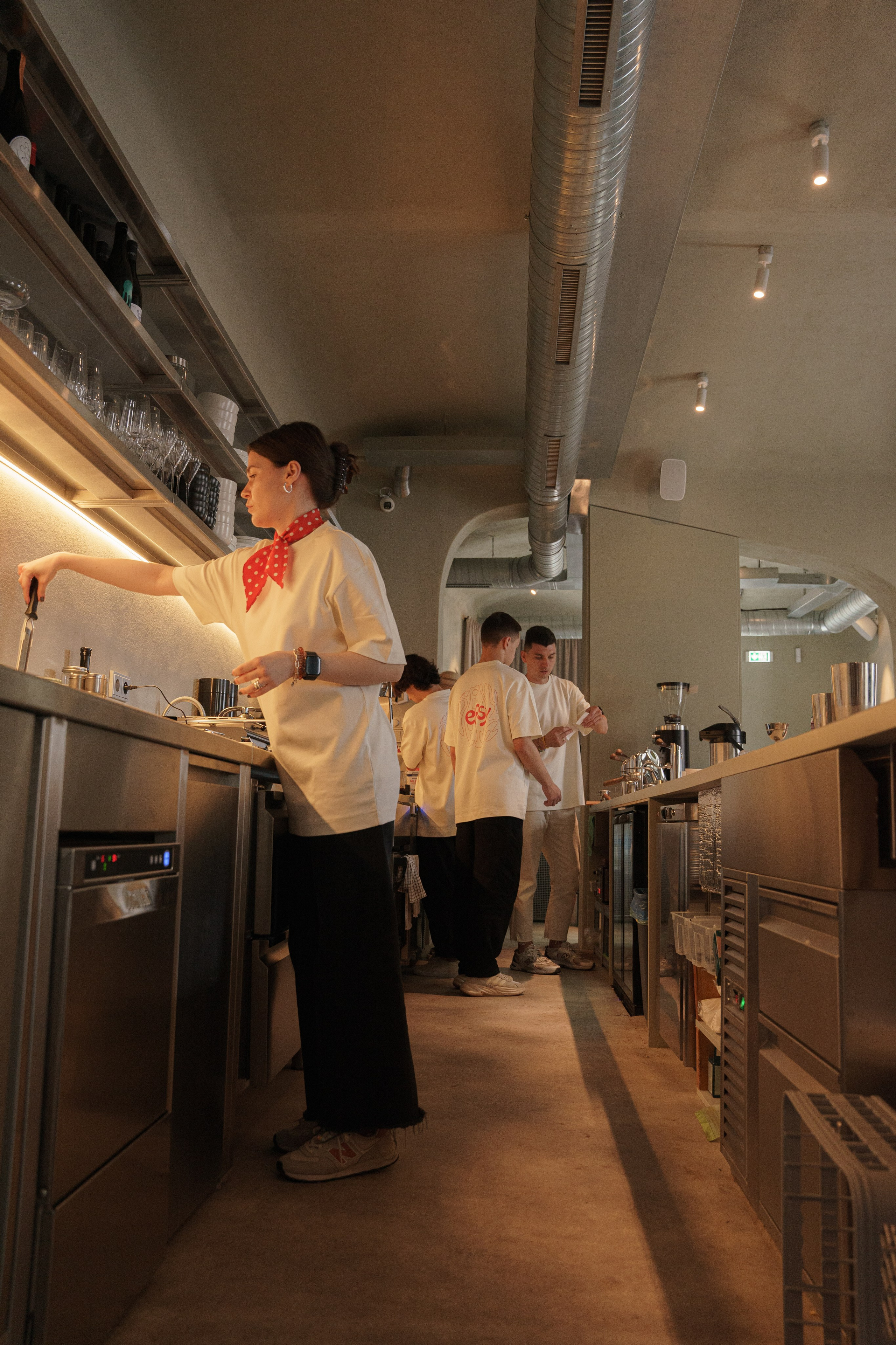 EFSY | Coffee & Cocktail Bar | Prague