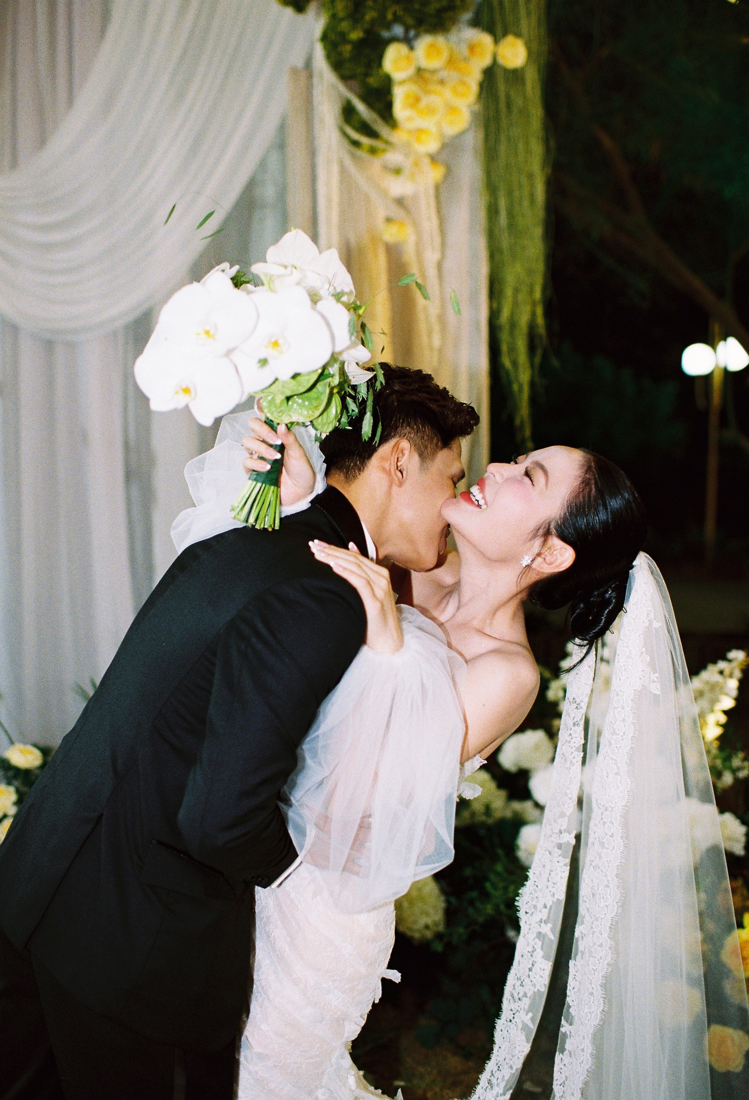 Nghĩa & Thảo. Cam Images