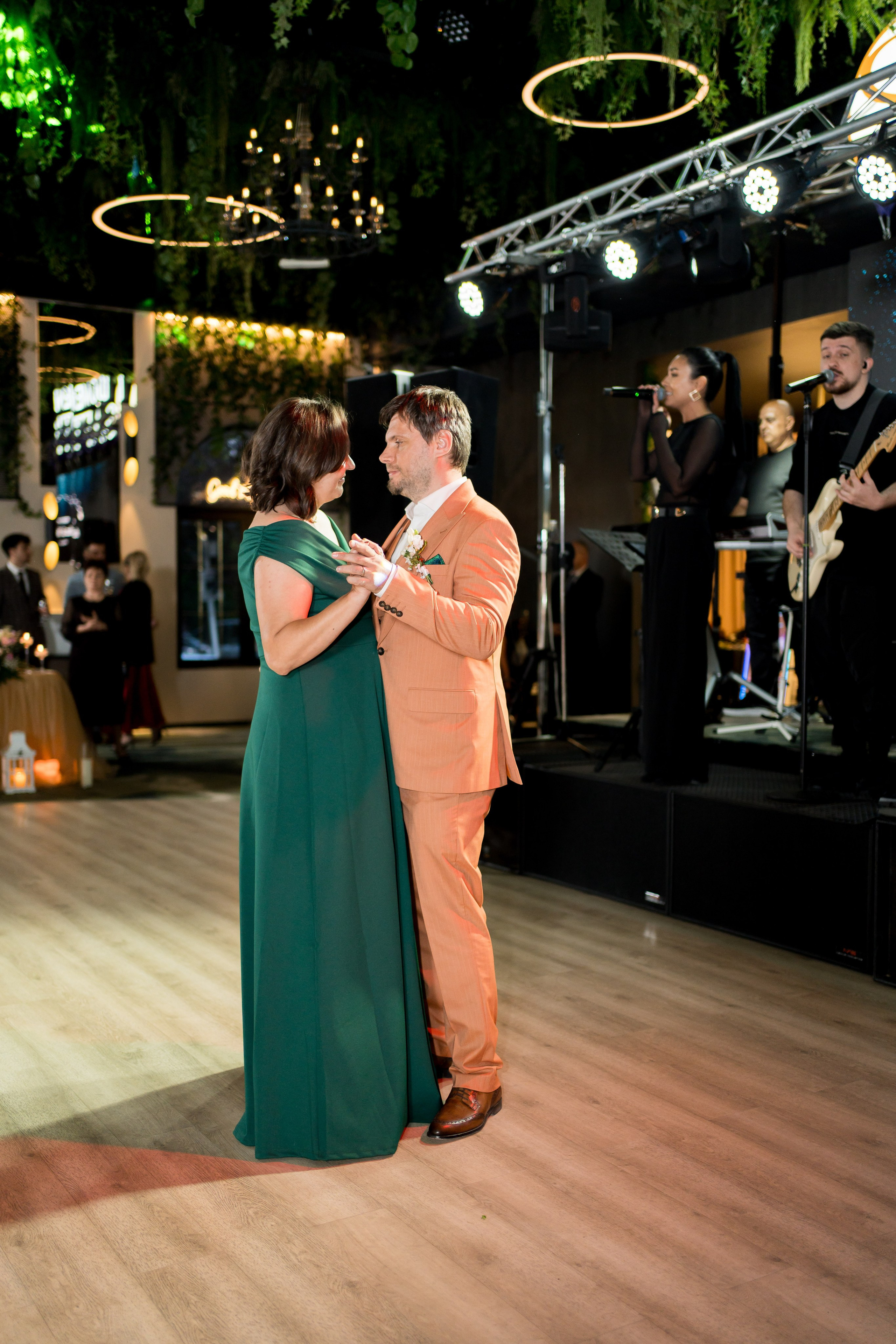 PARTY. Gabriel Florea — Fotograf nuntă București