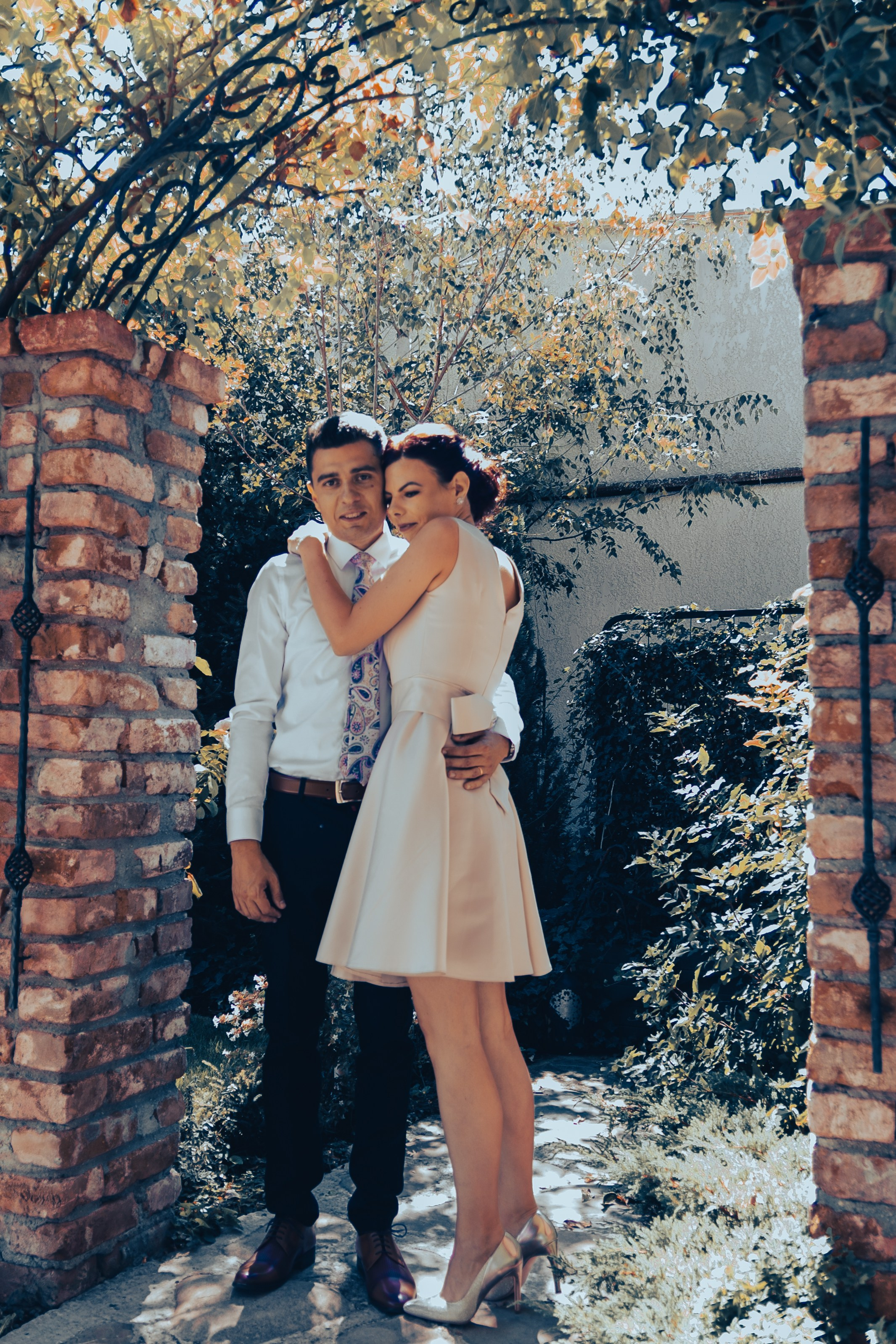 Civil wedding, Bucharest civil wedding photographer, civil status photographer, wedding in the park, wedding photos, Marshal Garden wedding photographer, civil status wedding photos, bride posing, customs, professional wedding photography