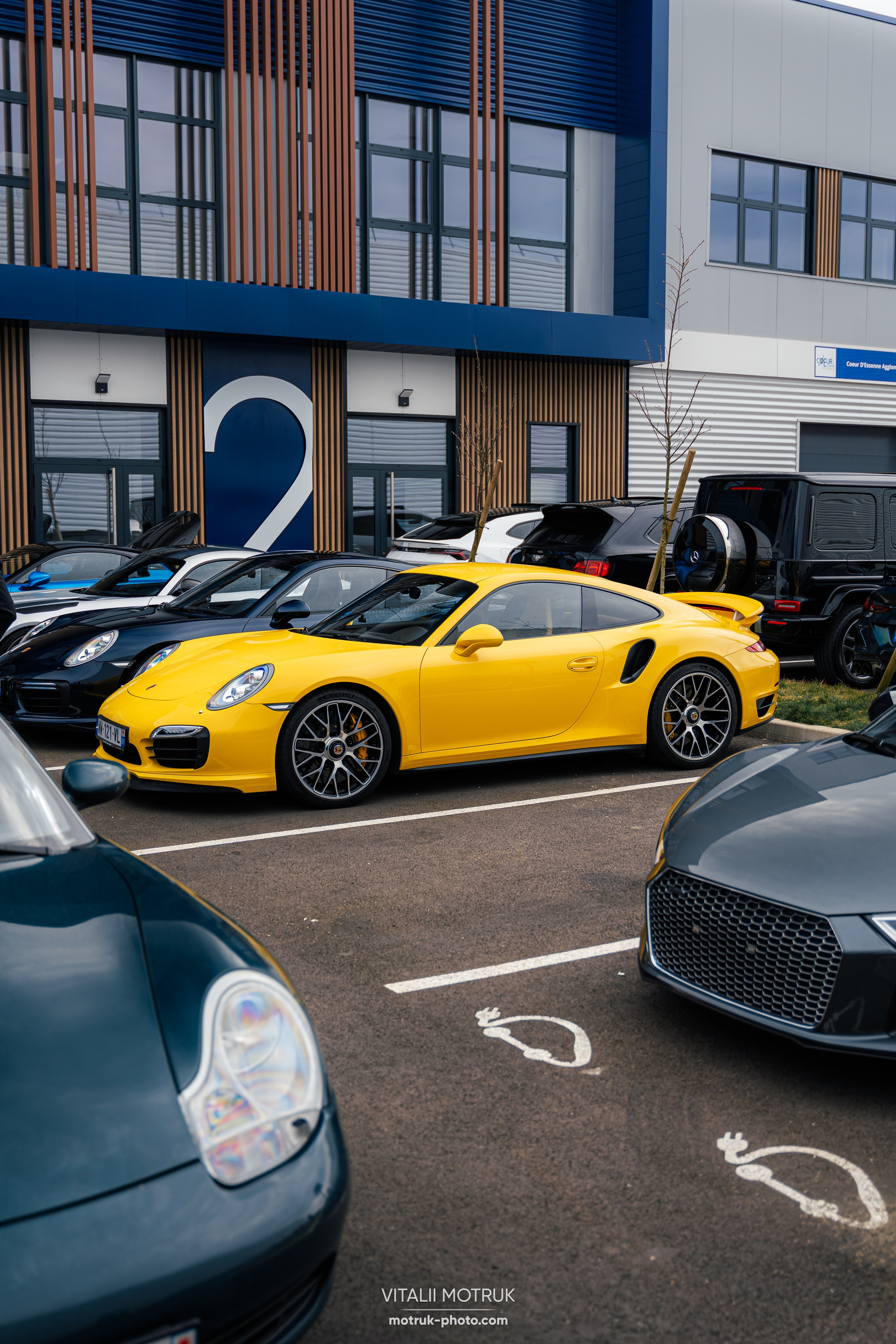 Cars and Coffee 9 mars — BEMA. Photographe de voitures à Paris — Vitalii Motruk