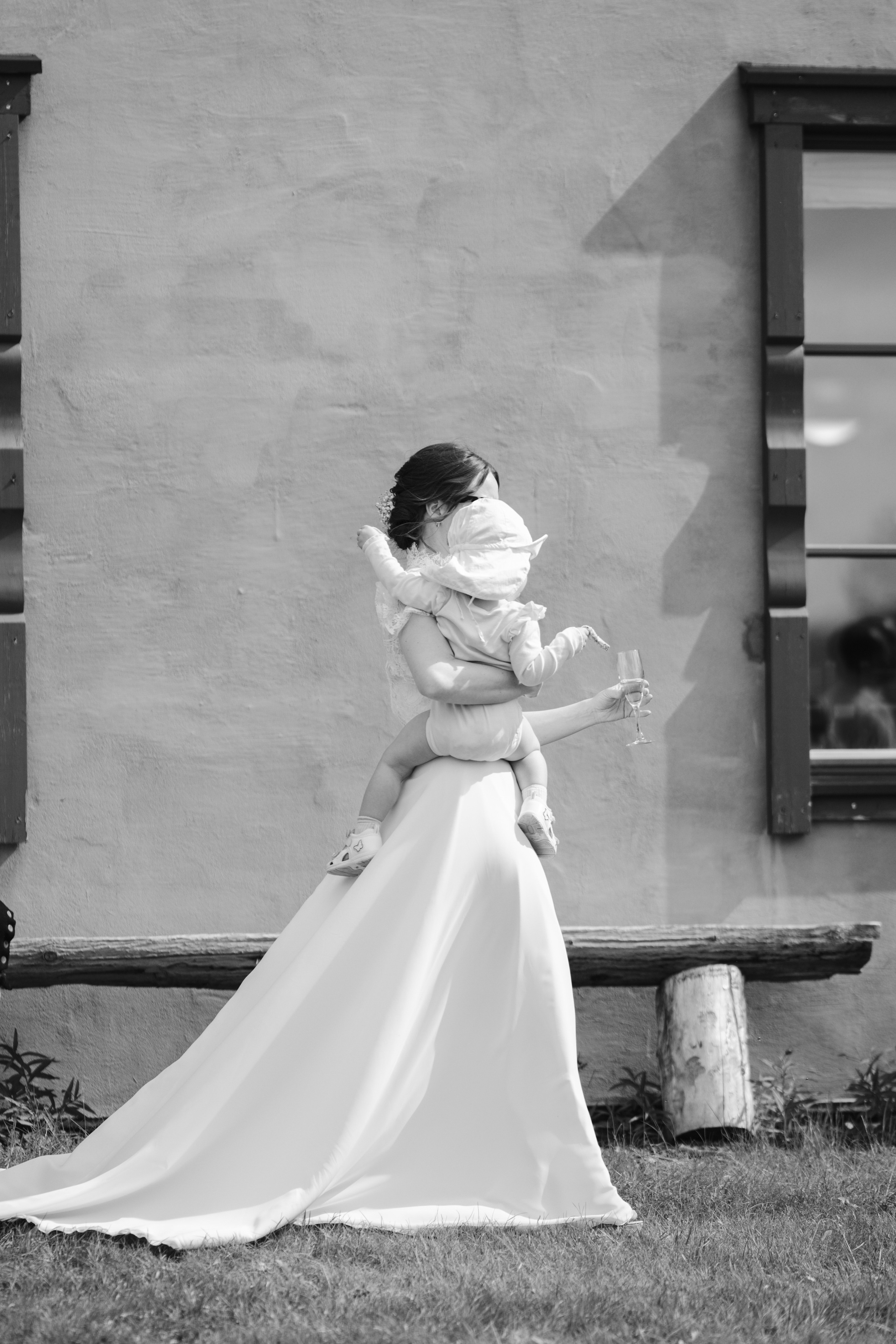 LINE & KRISTIAN. HOME