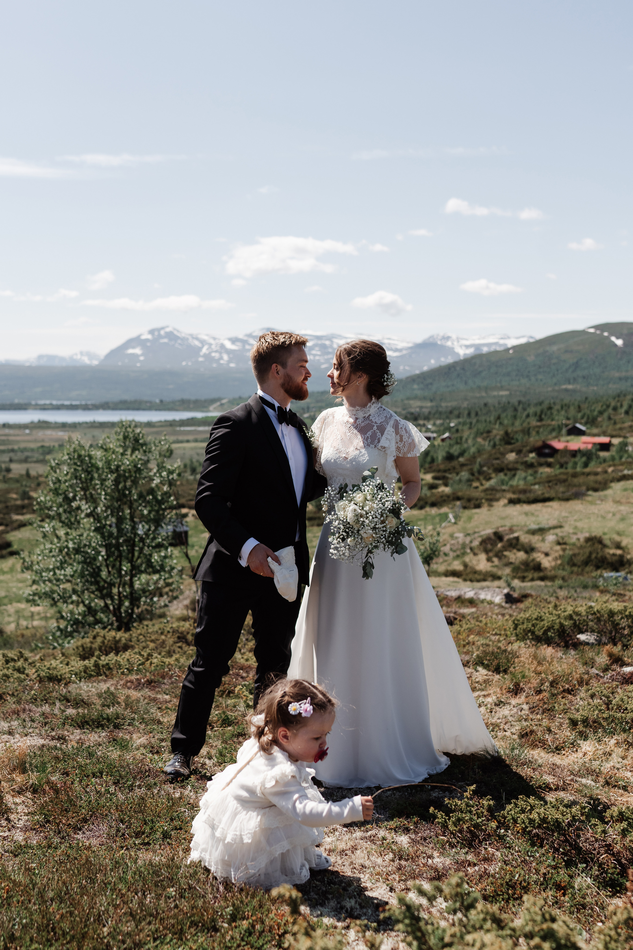 LINE & KRISTIAN. HOME