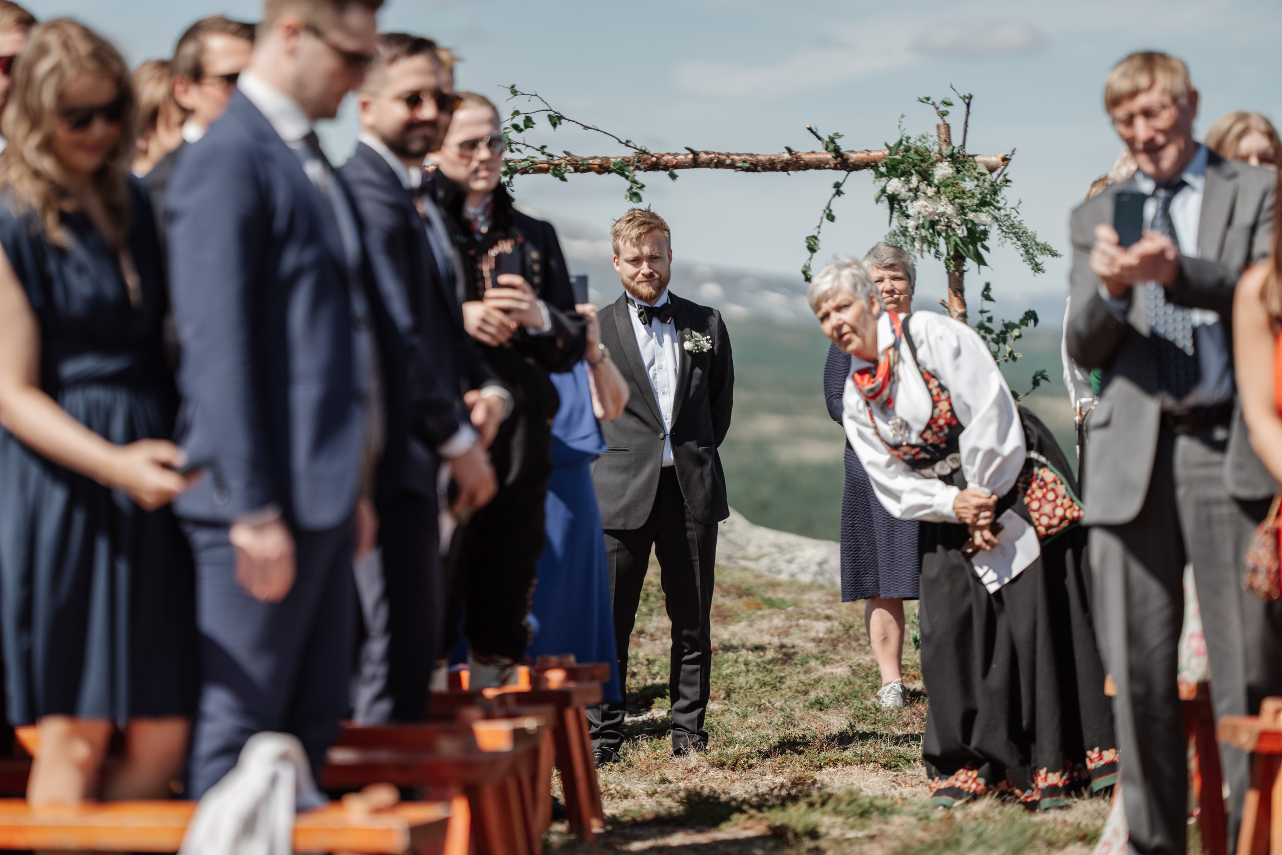 LINE & KRISTIAN. HOME