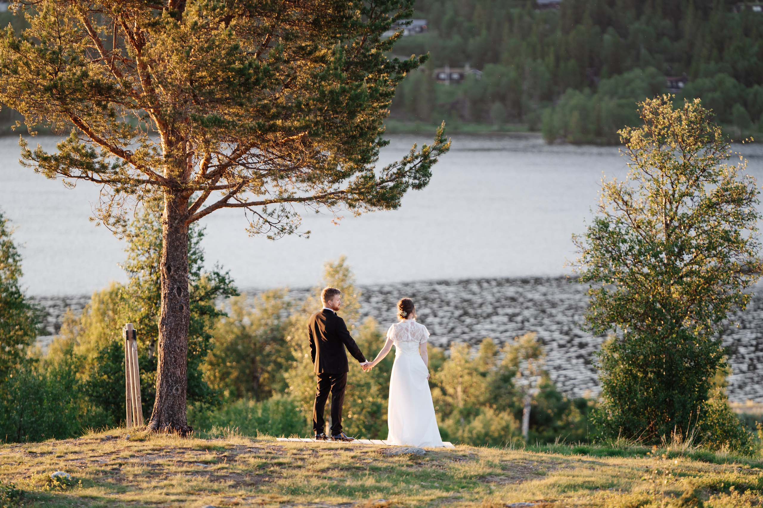 LINE & KRISTIAN. HOME