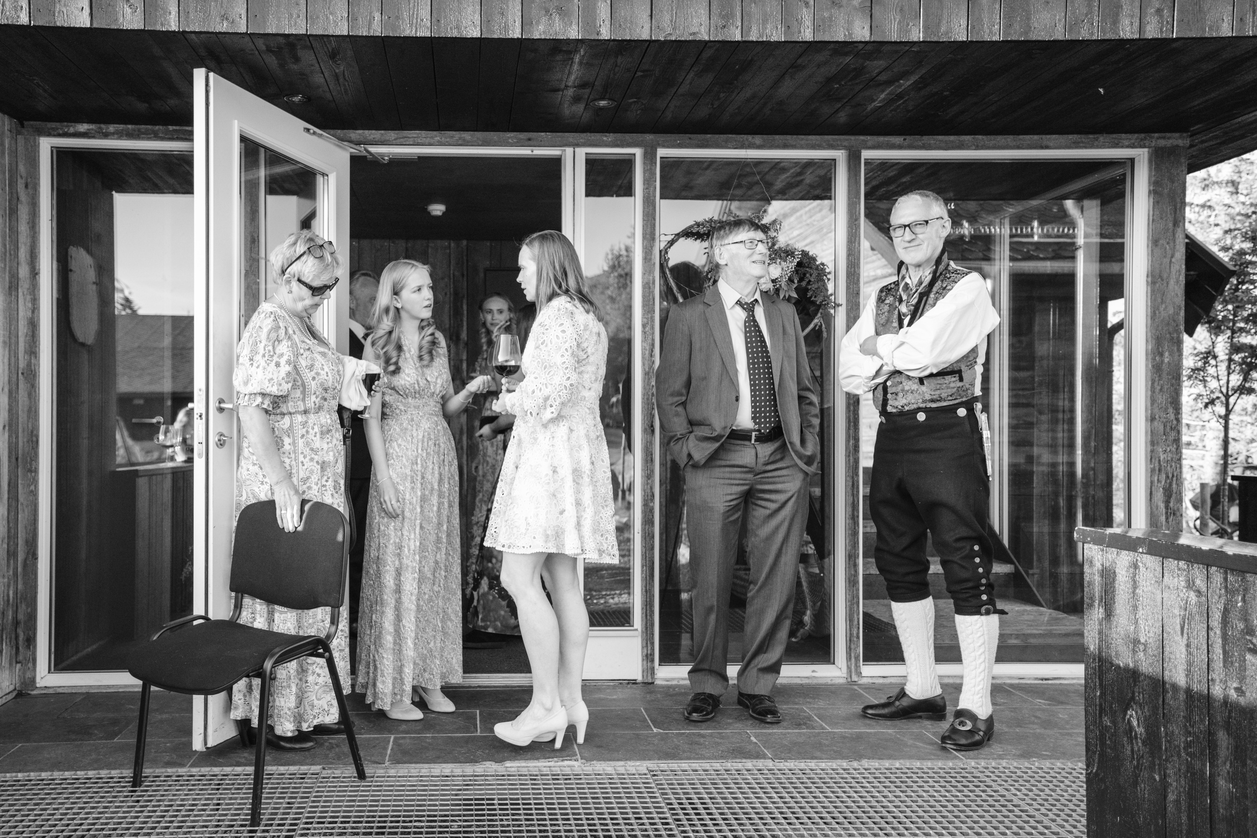 LINE & KRISTIAN. HOME