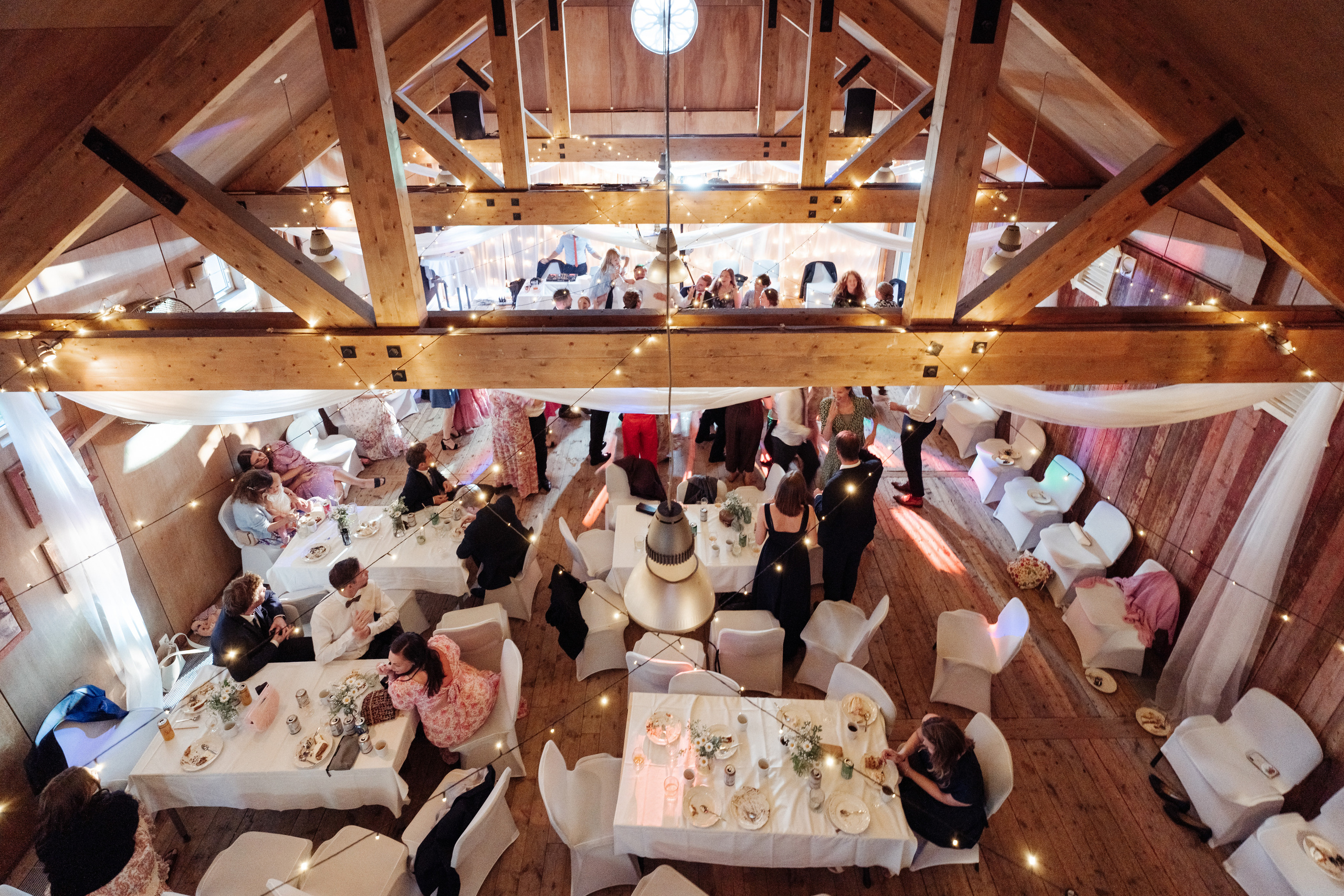 LINE & KRISTIAN. HOME