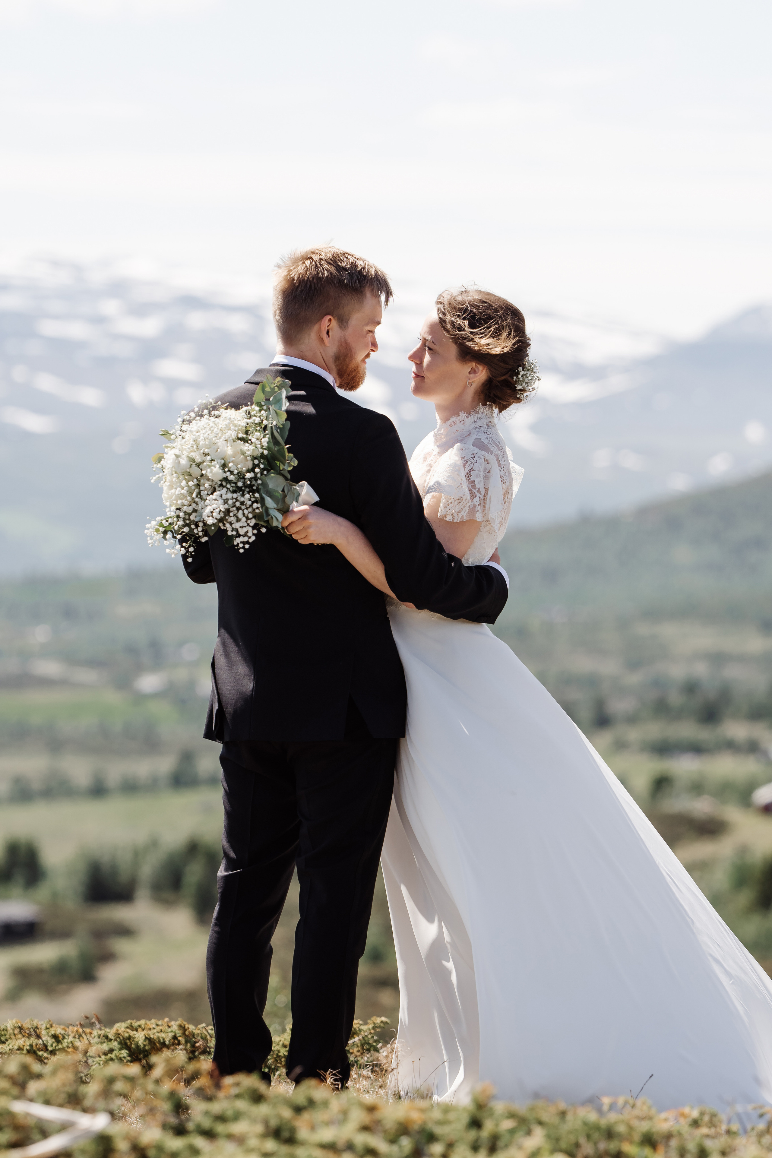 LINE & KRISTIAN. HOME