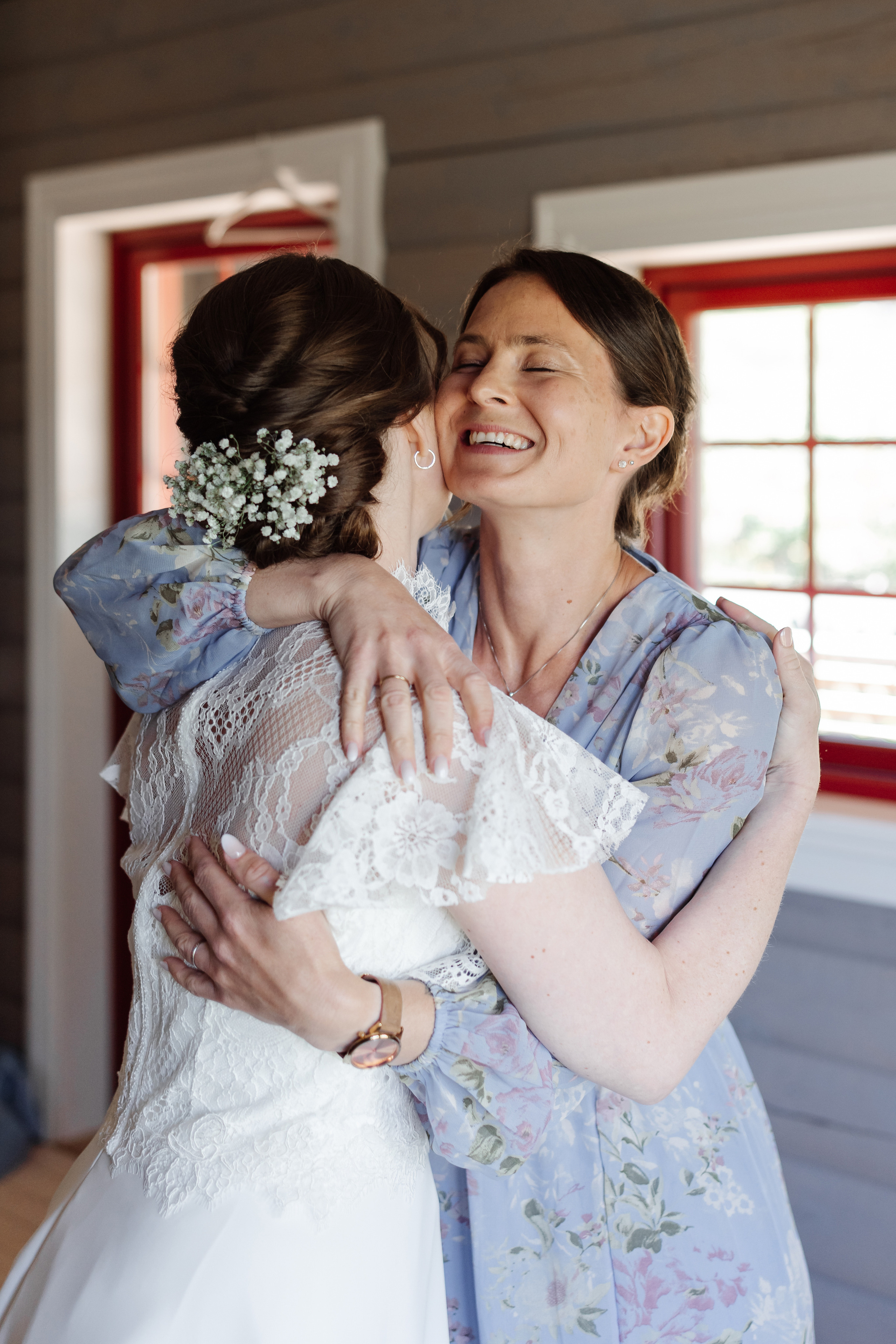 LINE & KRISTIAN. HOME