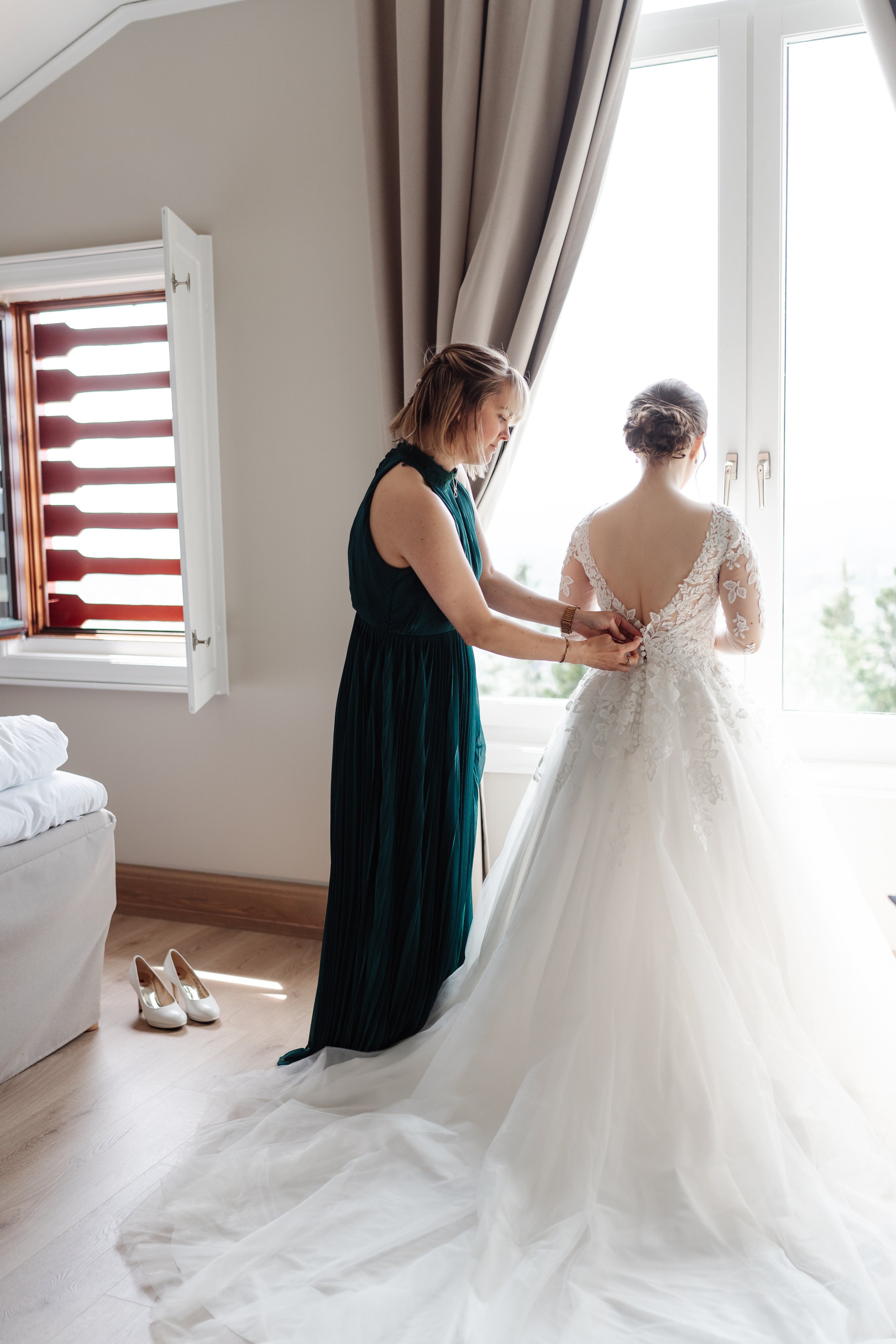 Bespoke Wedding Photography in Marbella, Lake Como, Tuscany & Cannes. Wedding Photographer in Marbella, Como, Tuscany, Cannes