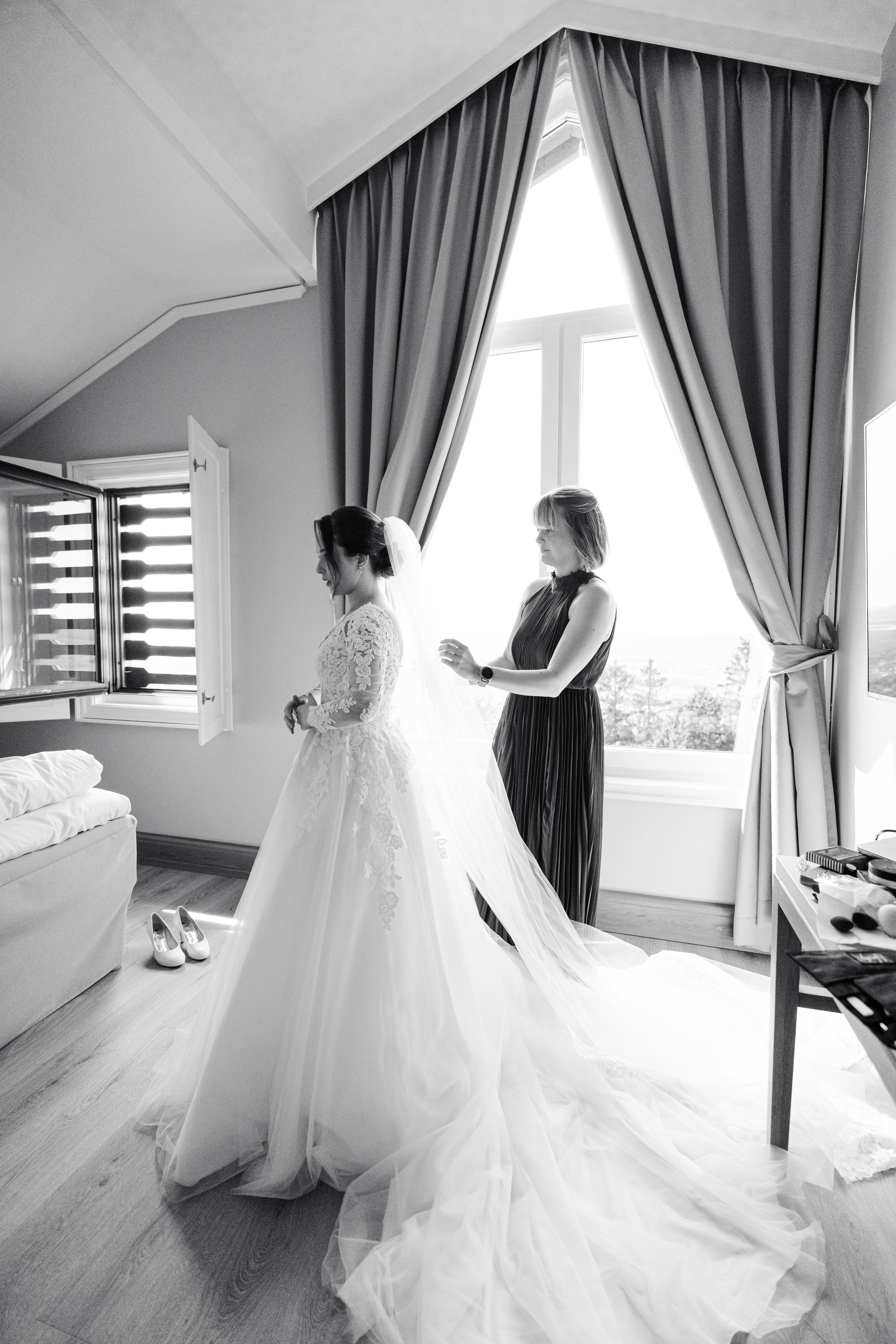 Bespoke Wedding Photography in Marbella, Lake Como, Tuscany & Cannes. Wedding Photographer in Marbella, Como, Tuscany, Cannes