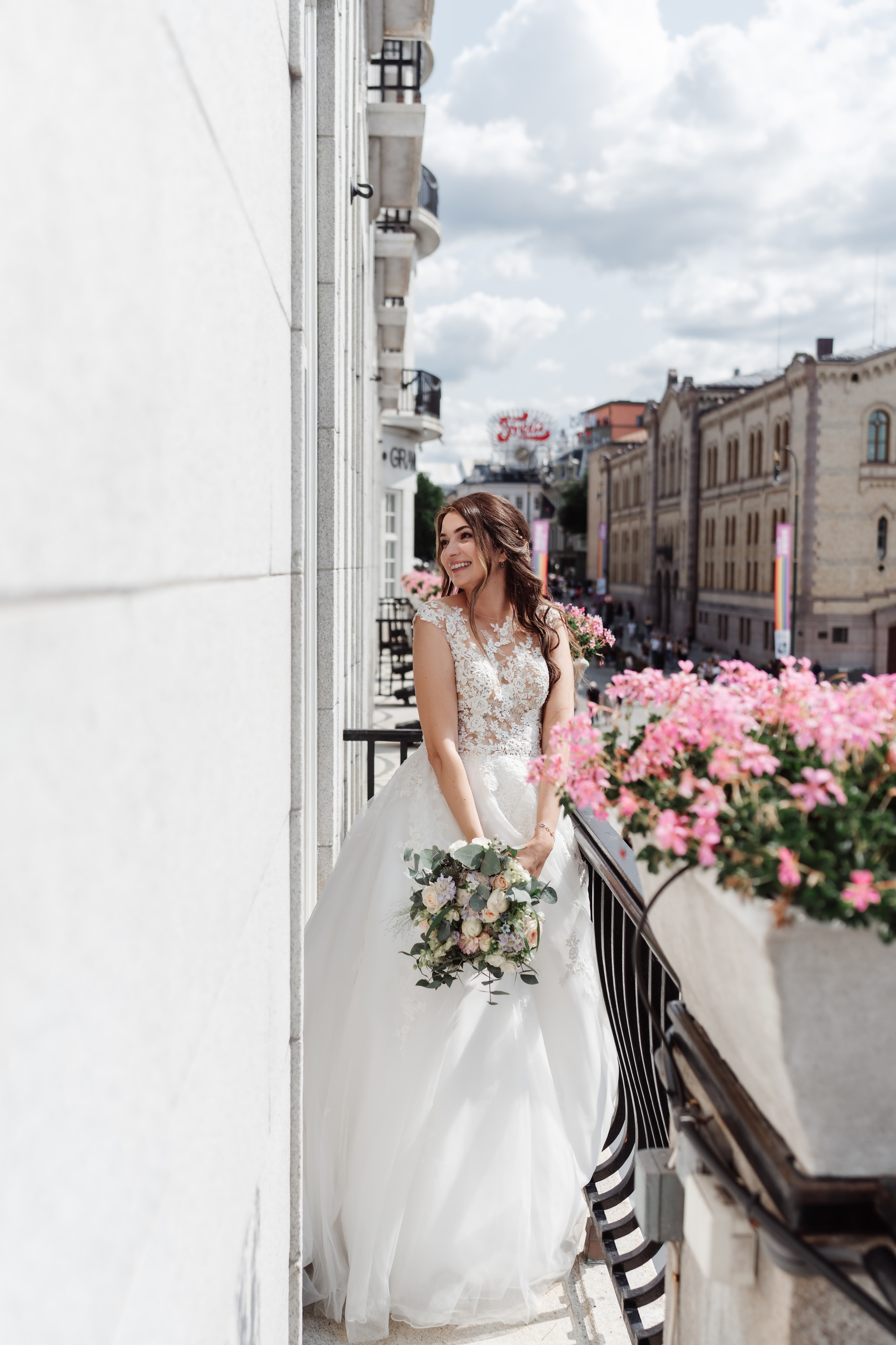 THOMAS & NATALYA. HOME