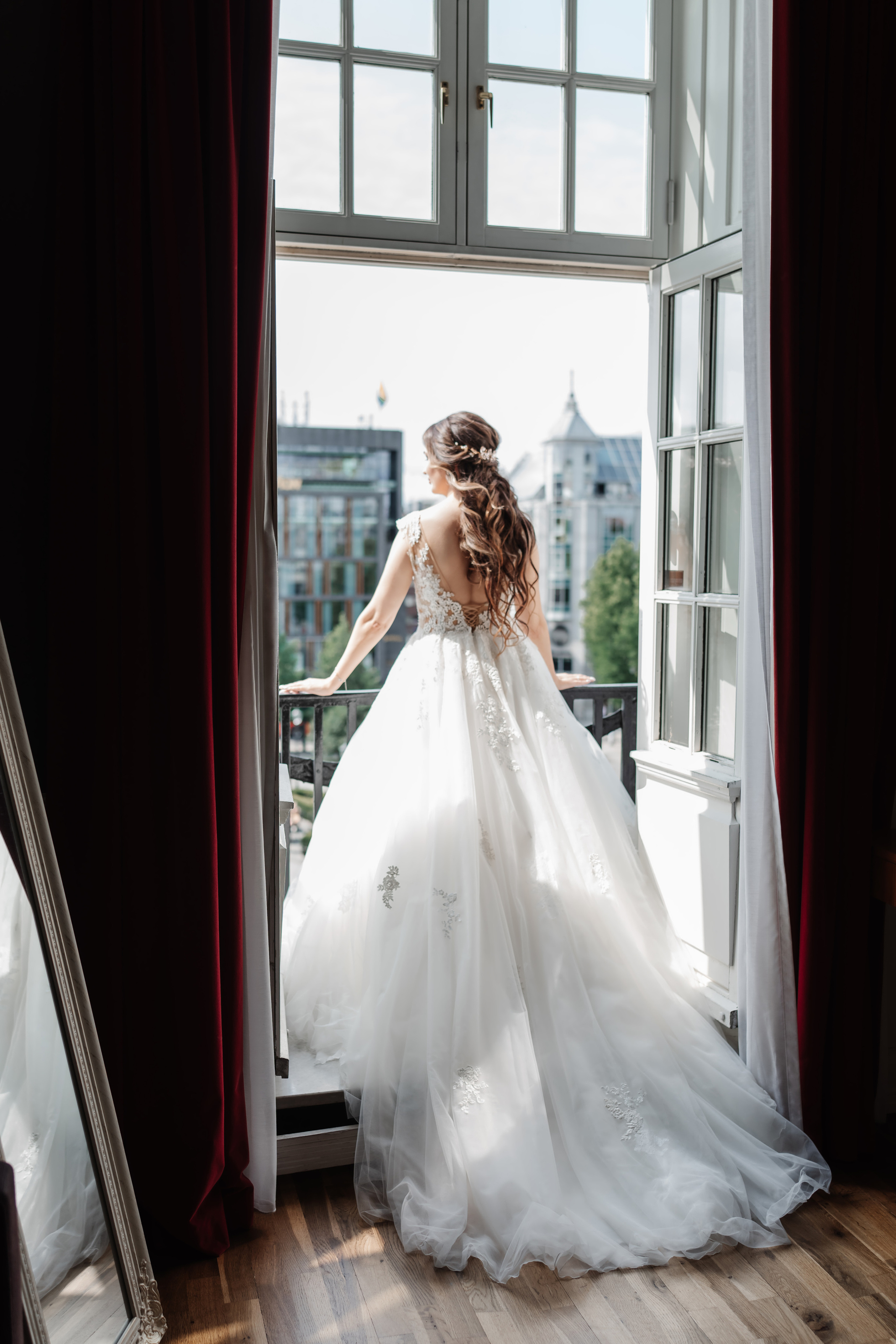 THOMAS & NATALYA. HOME