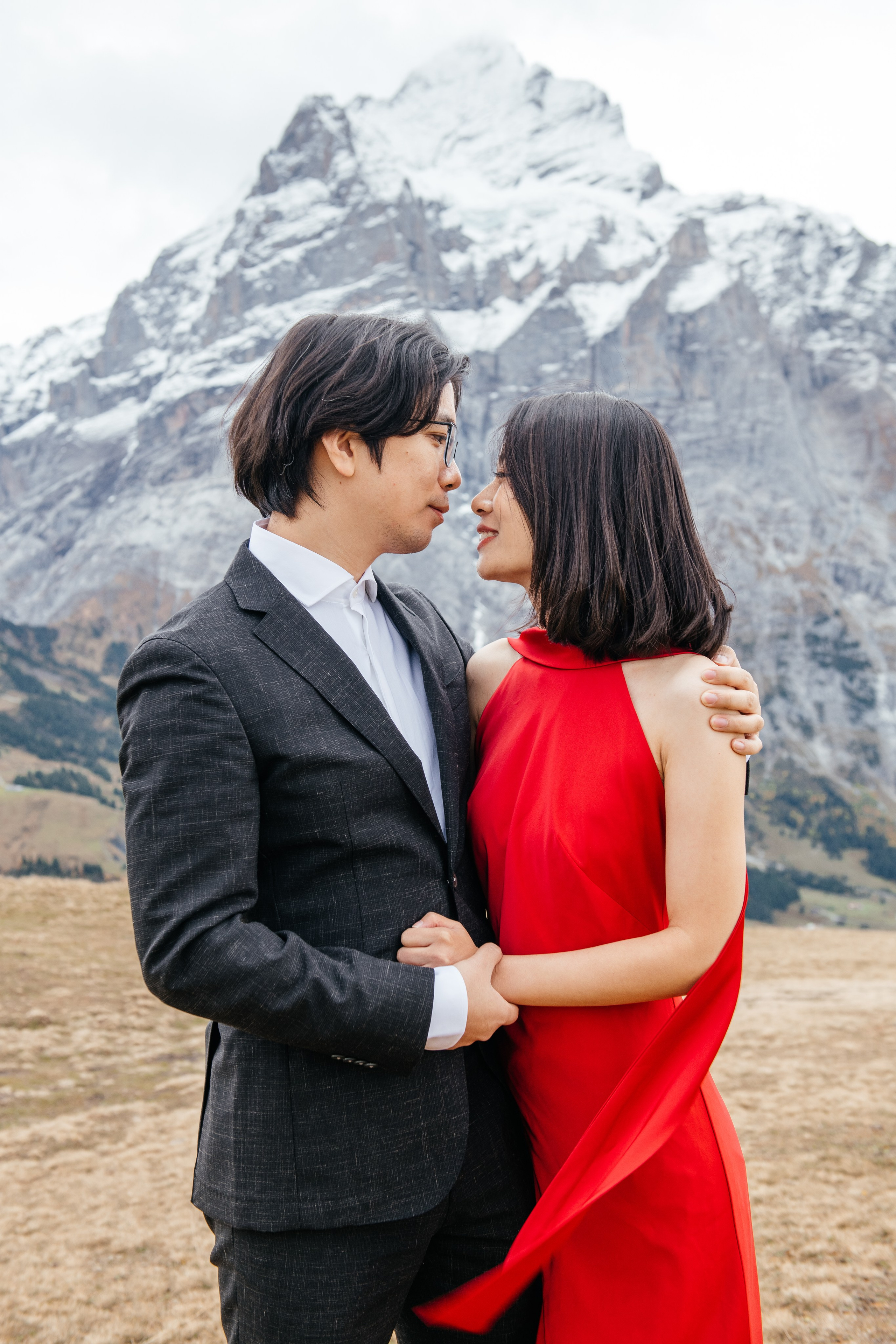 Kaiwen & Xiaoming Grindelwald, Switzerland. I am Elena Altendorfer. Wedding photographer in Zurich and Switzerland