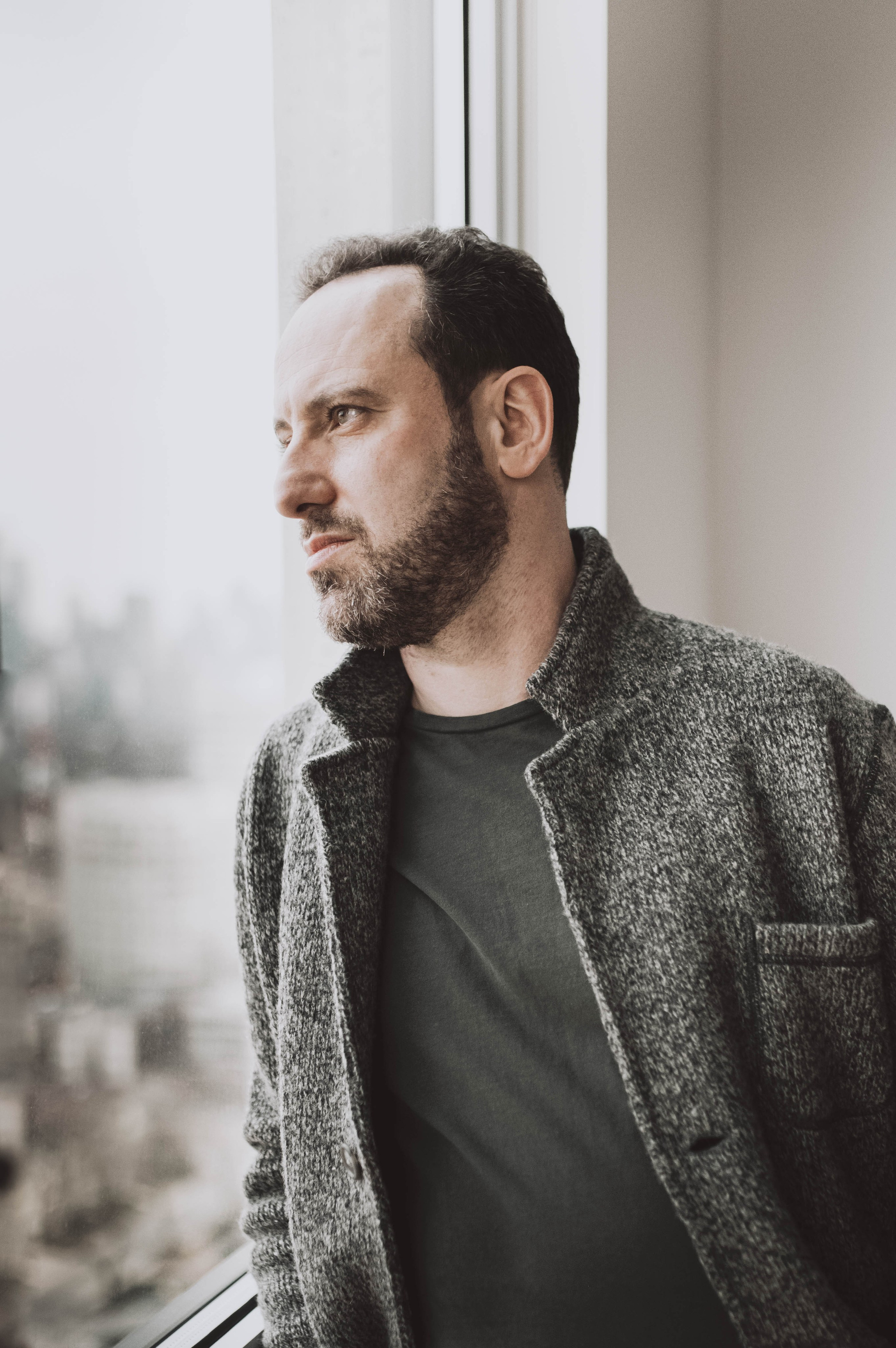 Portrait and lifestyle photographer based in Toronto, Canada