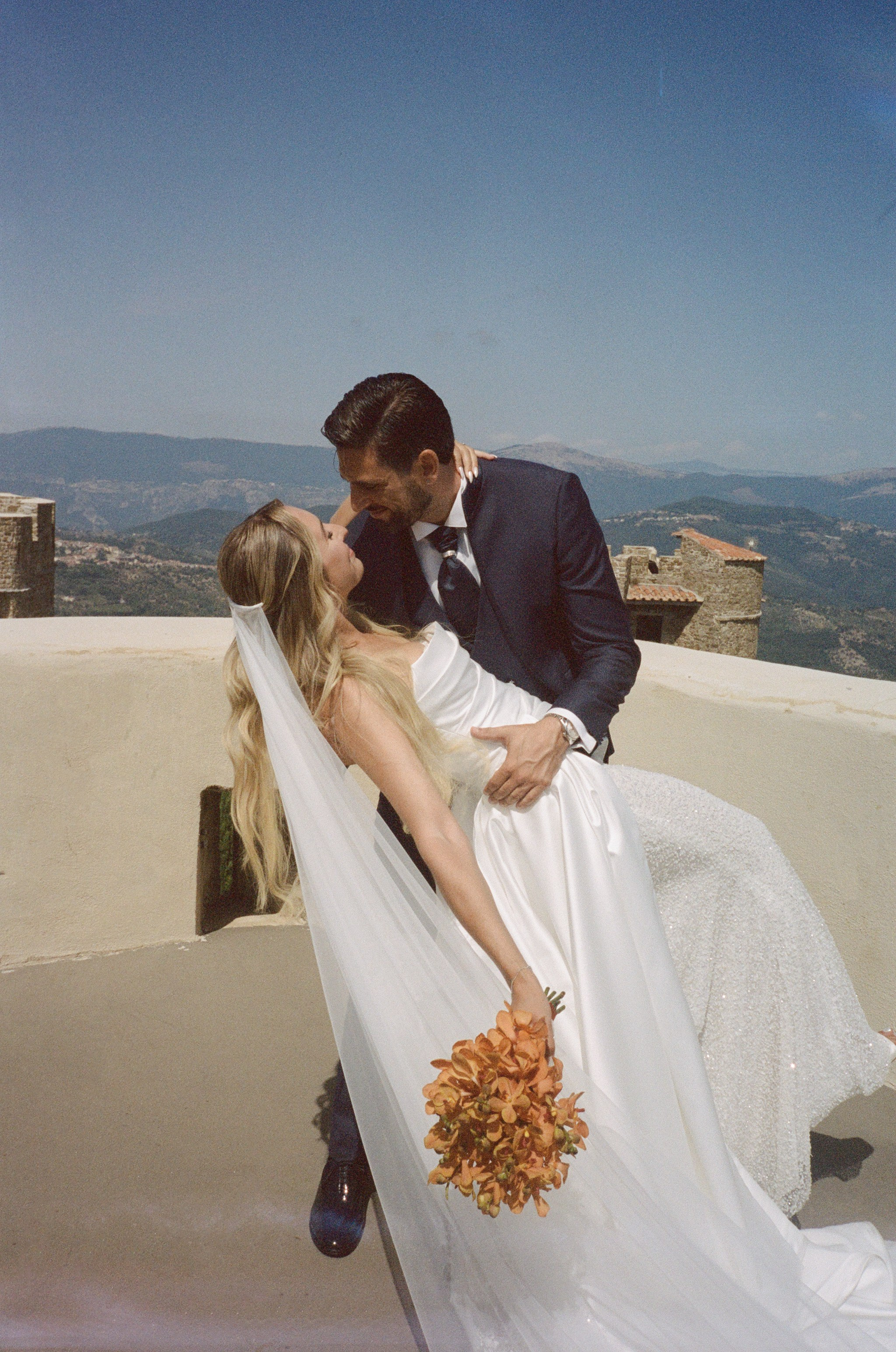 Castello Rocca Di Cilento Amalfi coast wedding / analog film photos /. Wedding photographer Como Lake, Italy