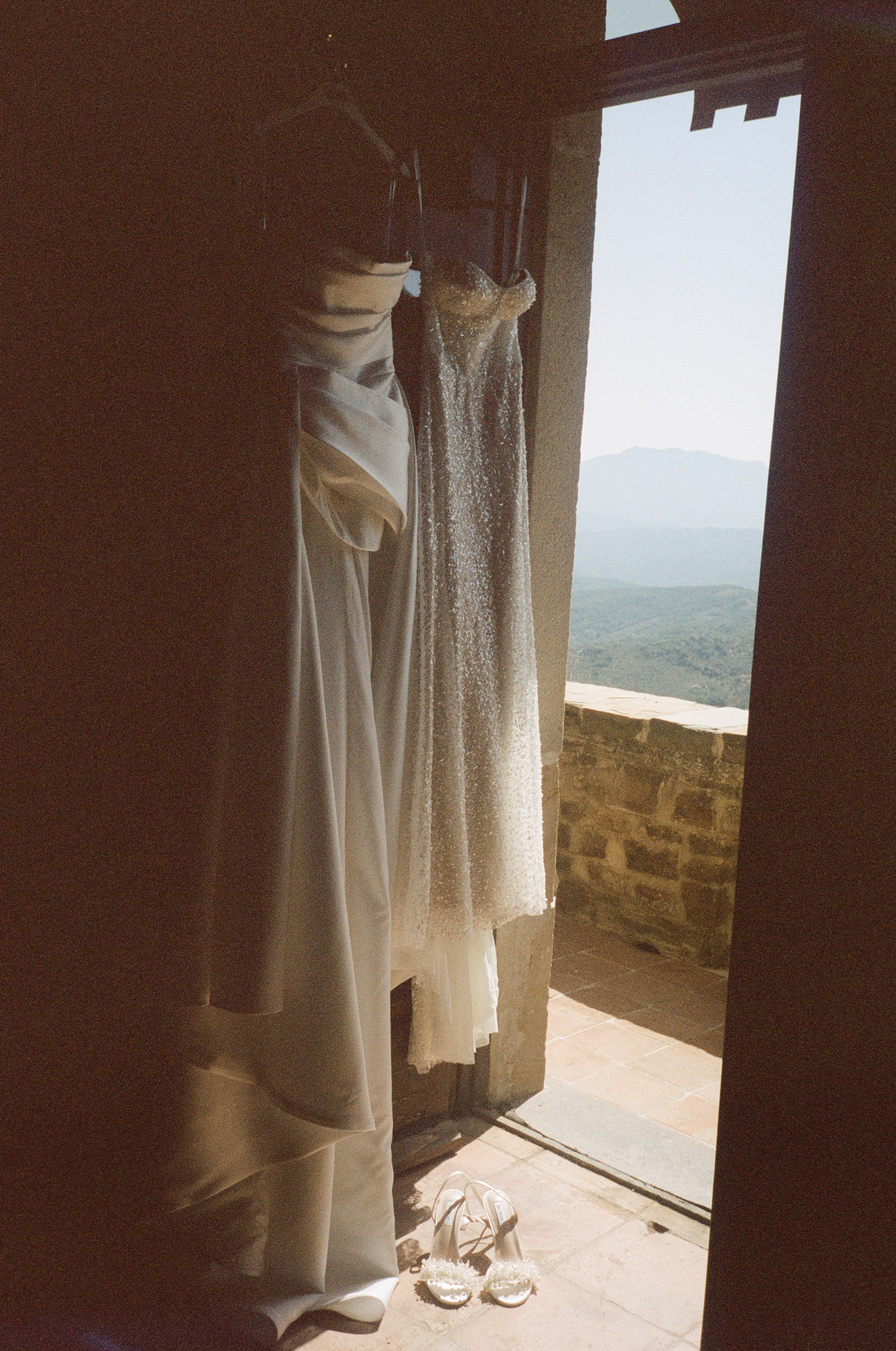 Castello Rocca Di Cilento Amalfi coast wedding / analog film photos /. Wedding photographer Como Lake, Italy