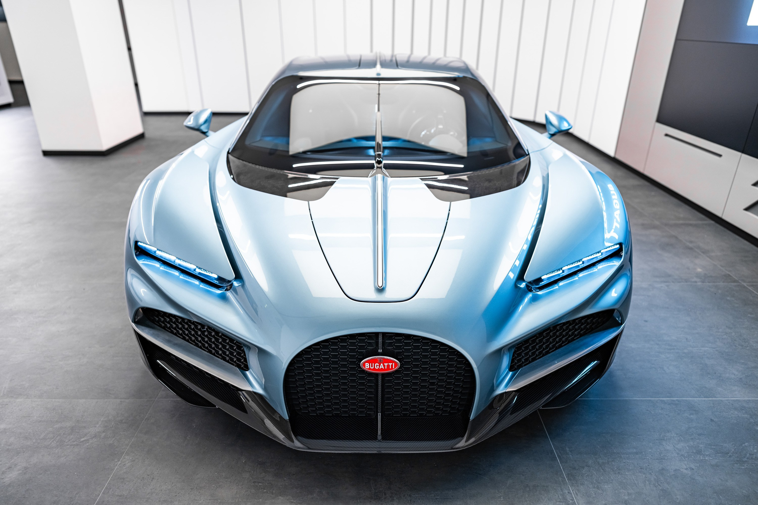 BUGATTI. WORLDWIDE COMMERCIAL AUTOMOTIVE PHOTOGRAPHER