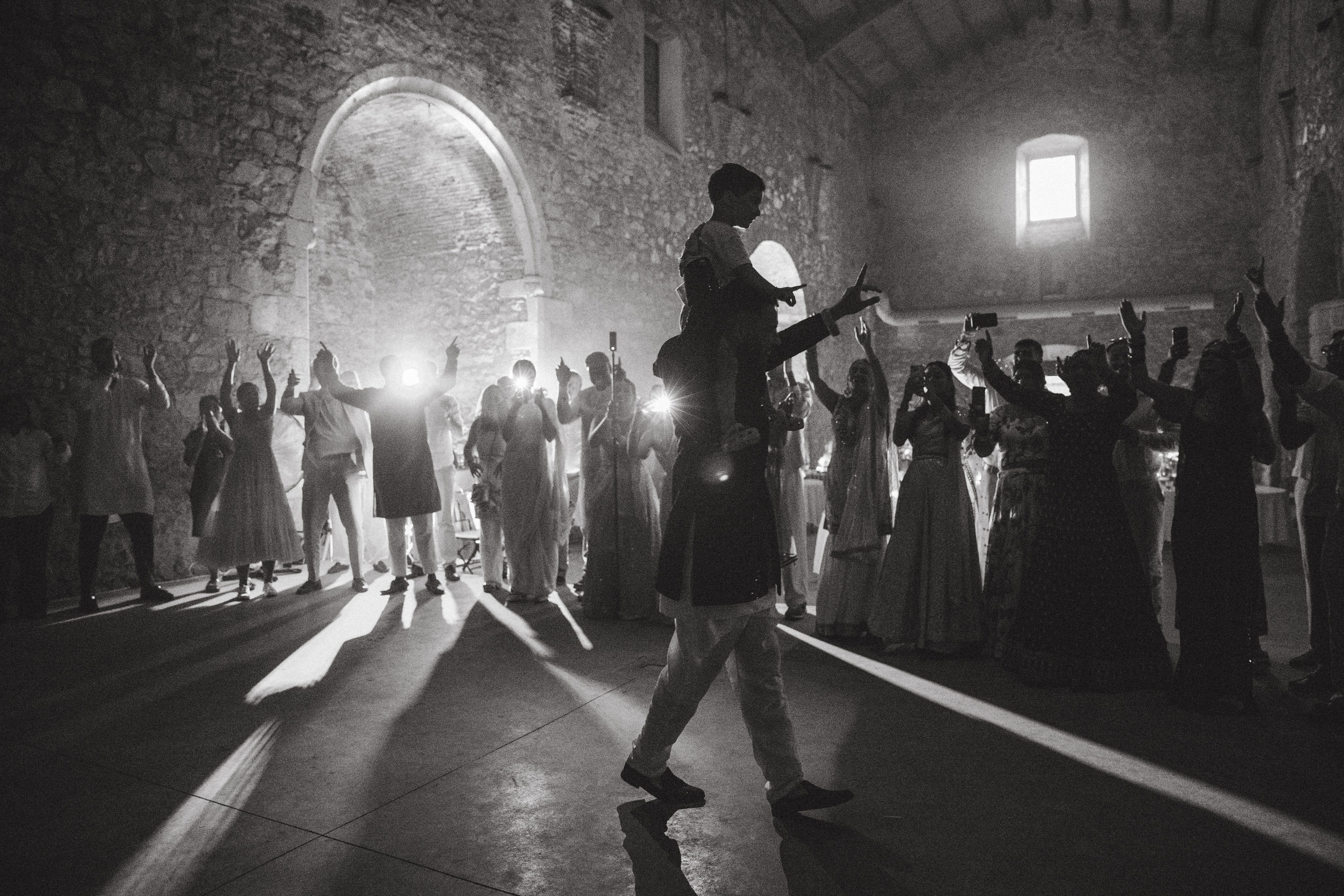 Patrik & Naomi. Monestir Sant Salvi. Paola wedding photographer / videographer in Barcelona