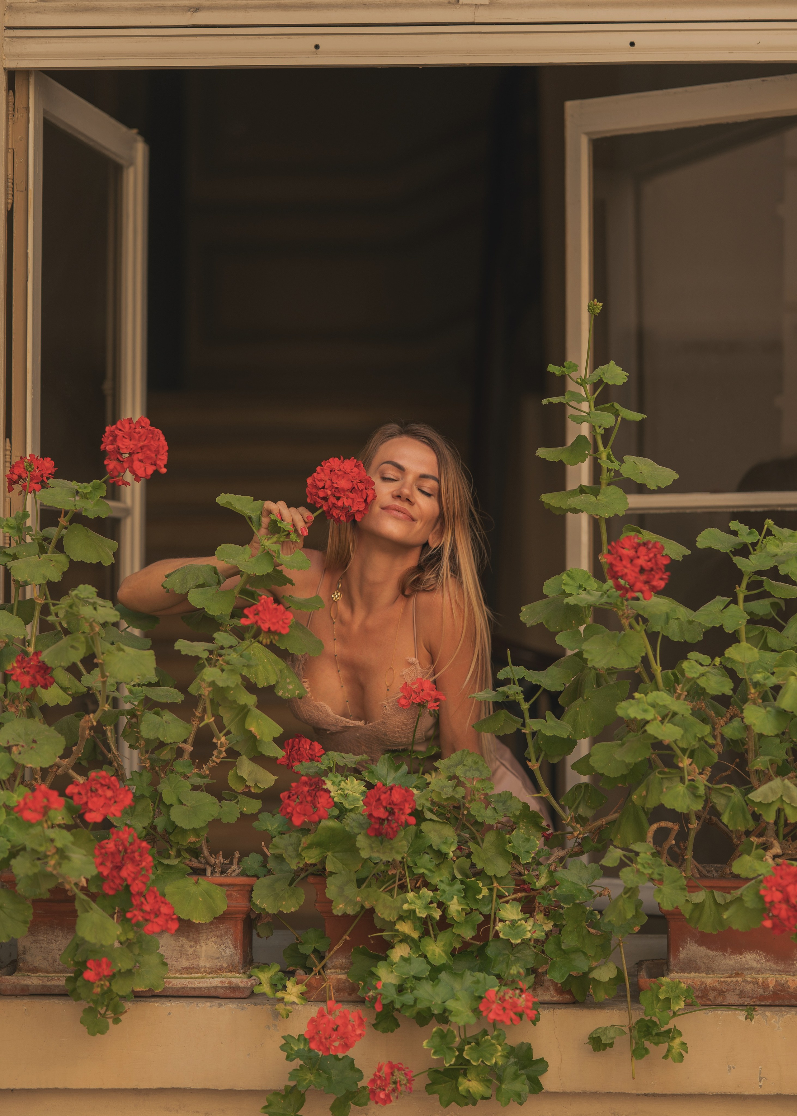 Marina. Nina — Fashion & Beauty Photographer in Paris | Portrait Photoshoots