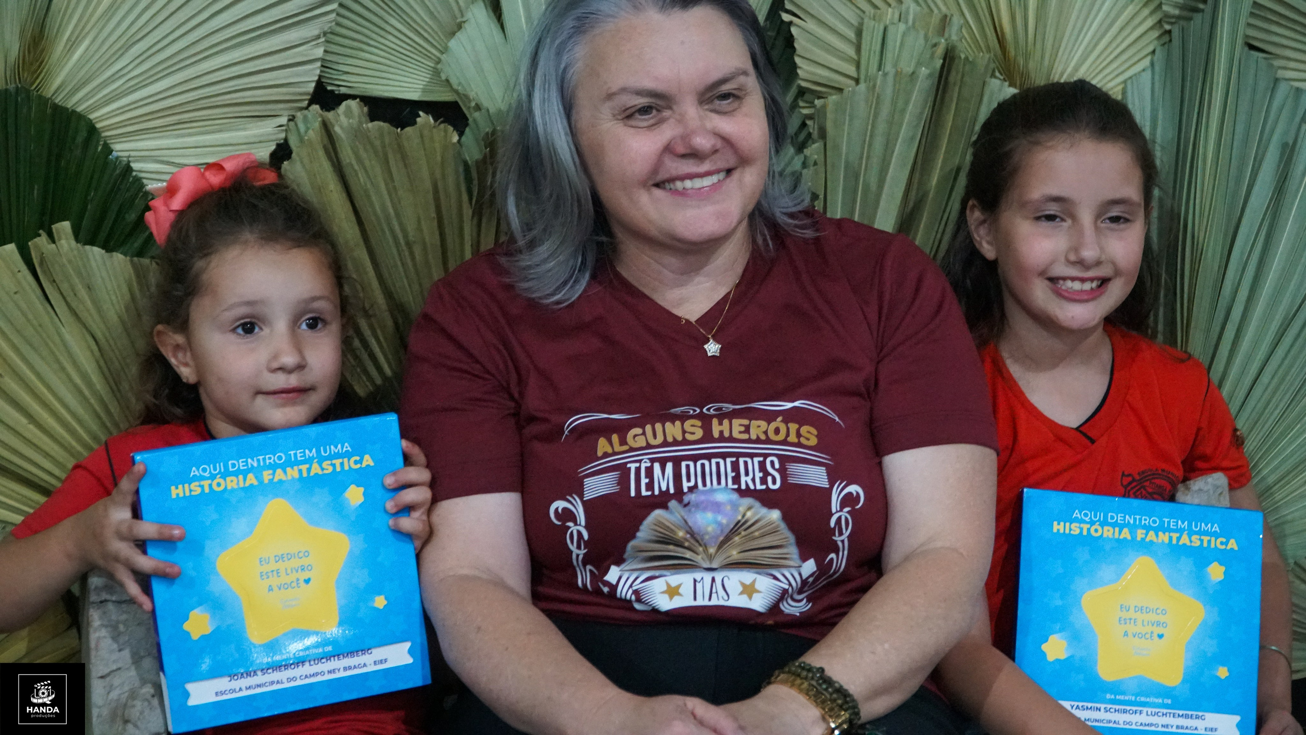 Noite autógrafos colégio Aurélio Buarque de Holanda. Handa Produções