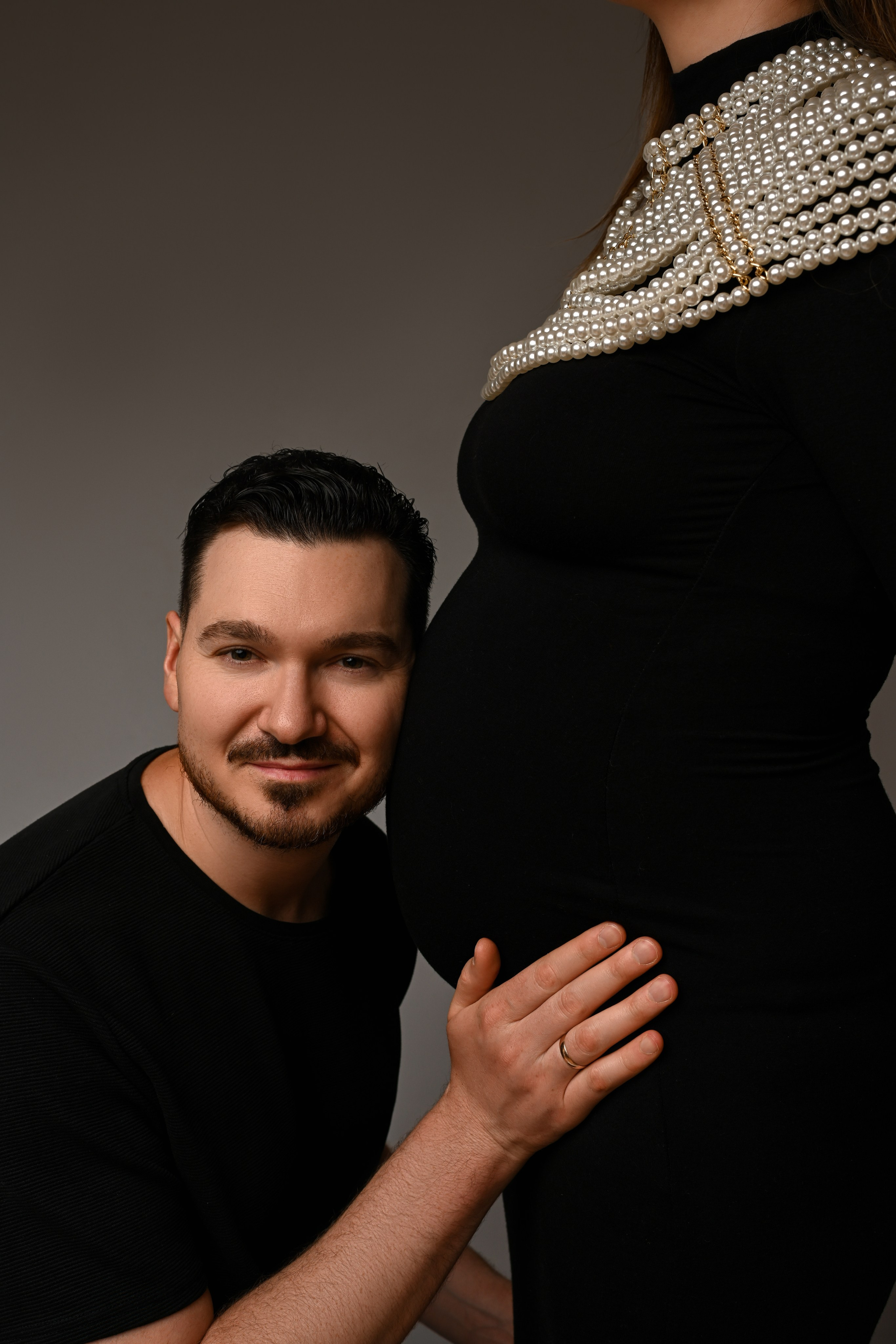 Babybauch Fotoshooting im Studio und on Location. Neugeborene, Baby Fotografin in Düren (NRW) - Vitalina Unruh