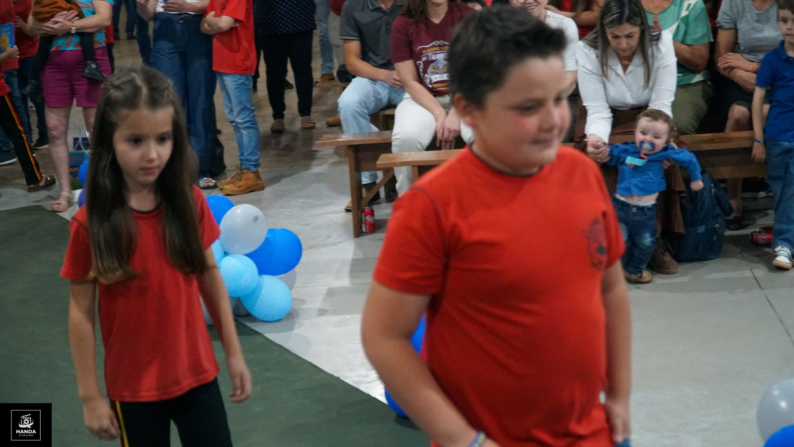 Noite autógrafos colégio Aurélio Buarque de Holanda. Handa Produções