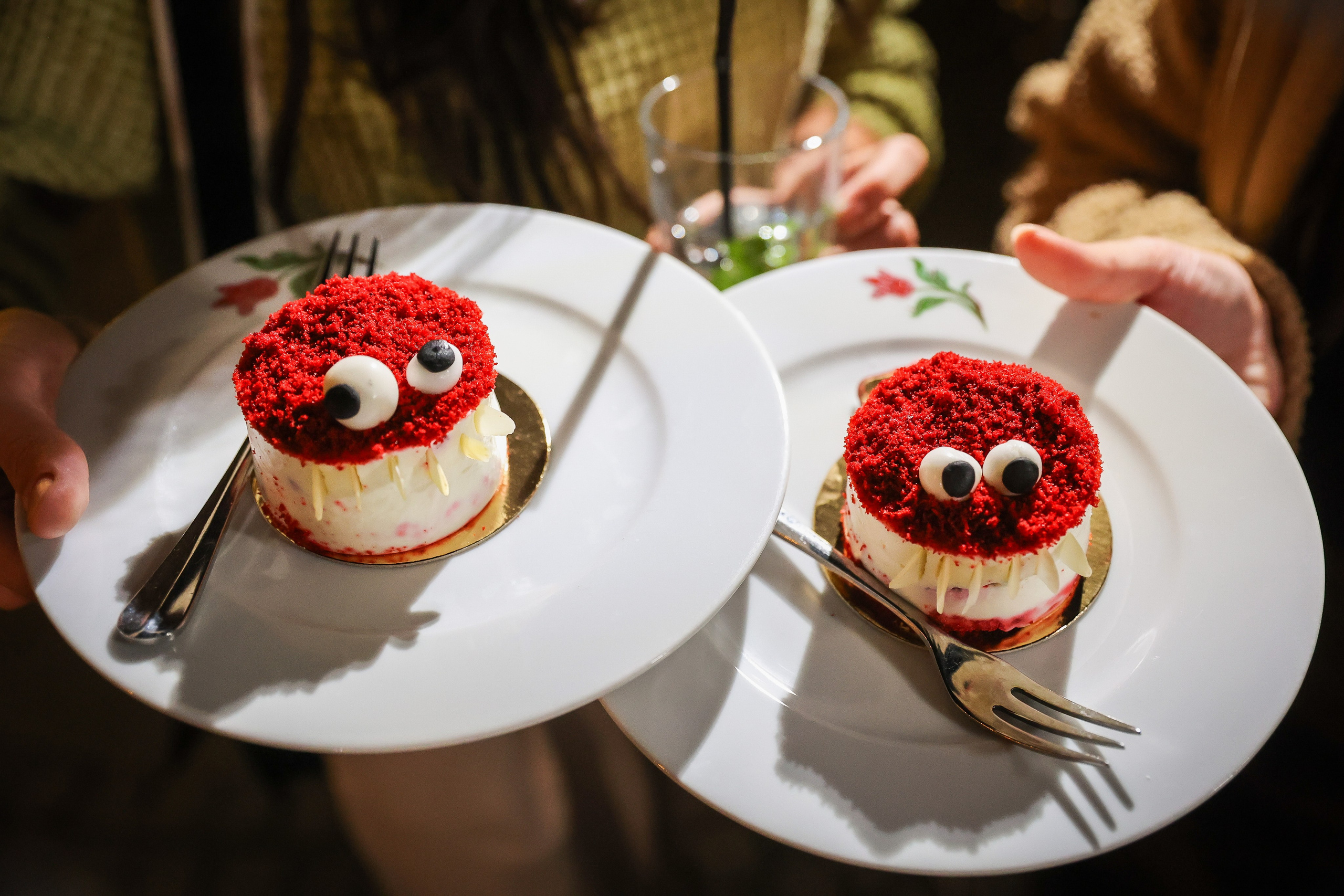 Orsi & Remus, eleganță în inima Transilvaniei. Rares Bucur is a professional wedding photographer based in Cluj-Napoca, Romania, specializing in wedding photography