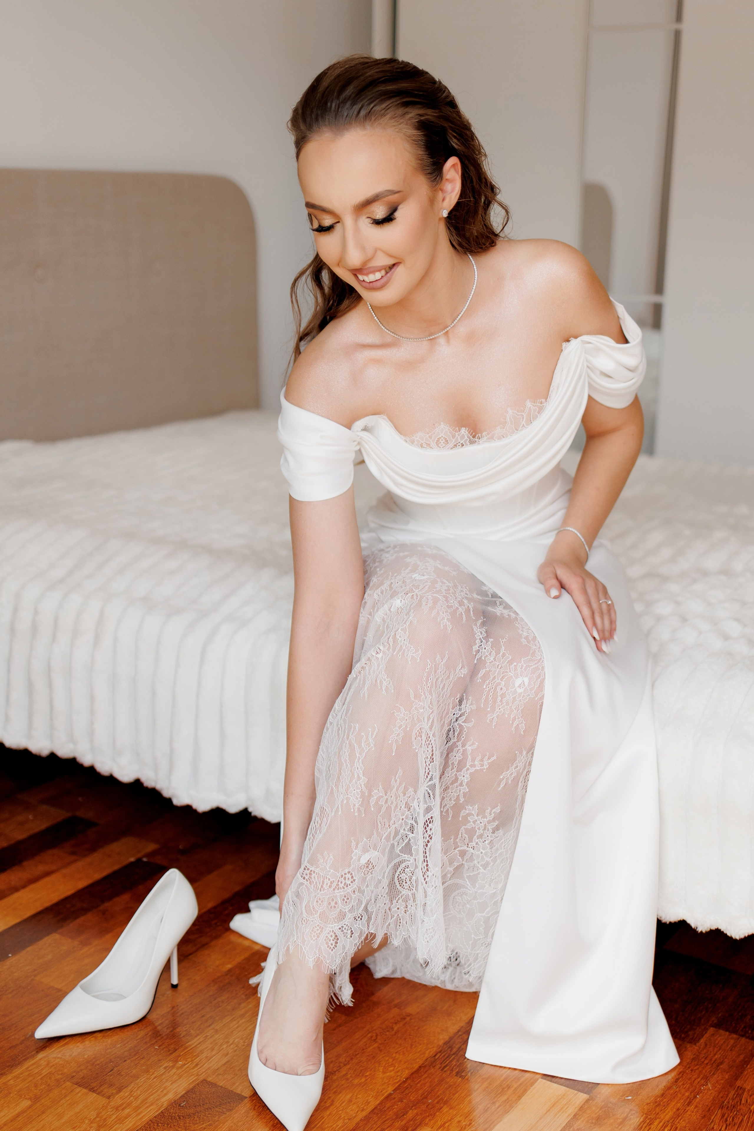 Maria & Vasile. Wedding Photographer, based in Iasi, Romania, but will travel all over the globe to make sure you look amazing in all your wedding photos