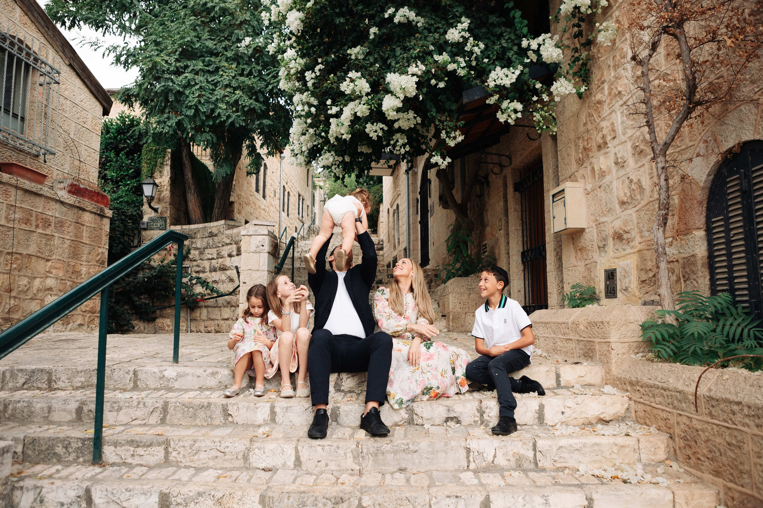 BIG FAMILY IN YAMIN MOSHE. Https://shi-photo.com/