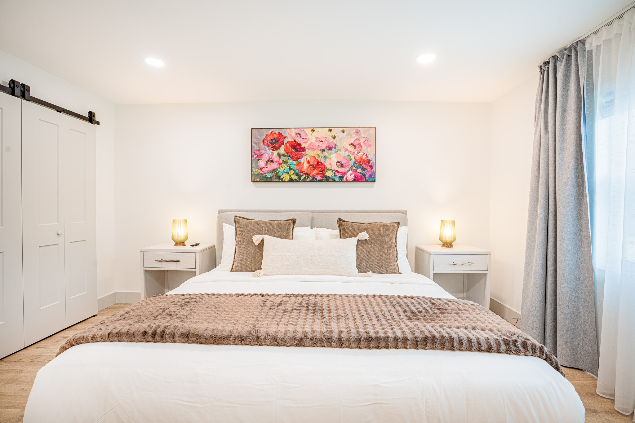 Airbnb: Real Estate 01. Welcome to my video and photo world!