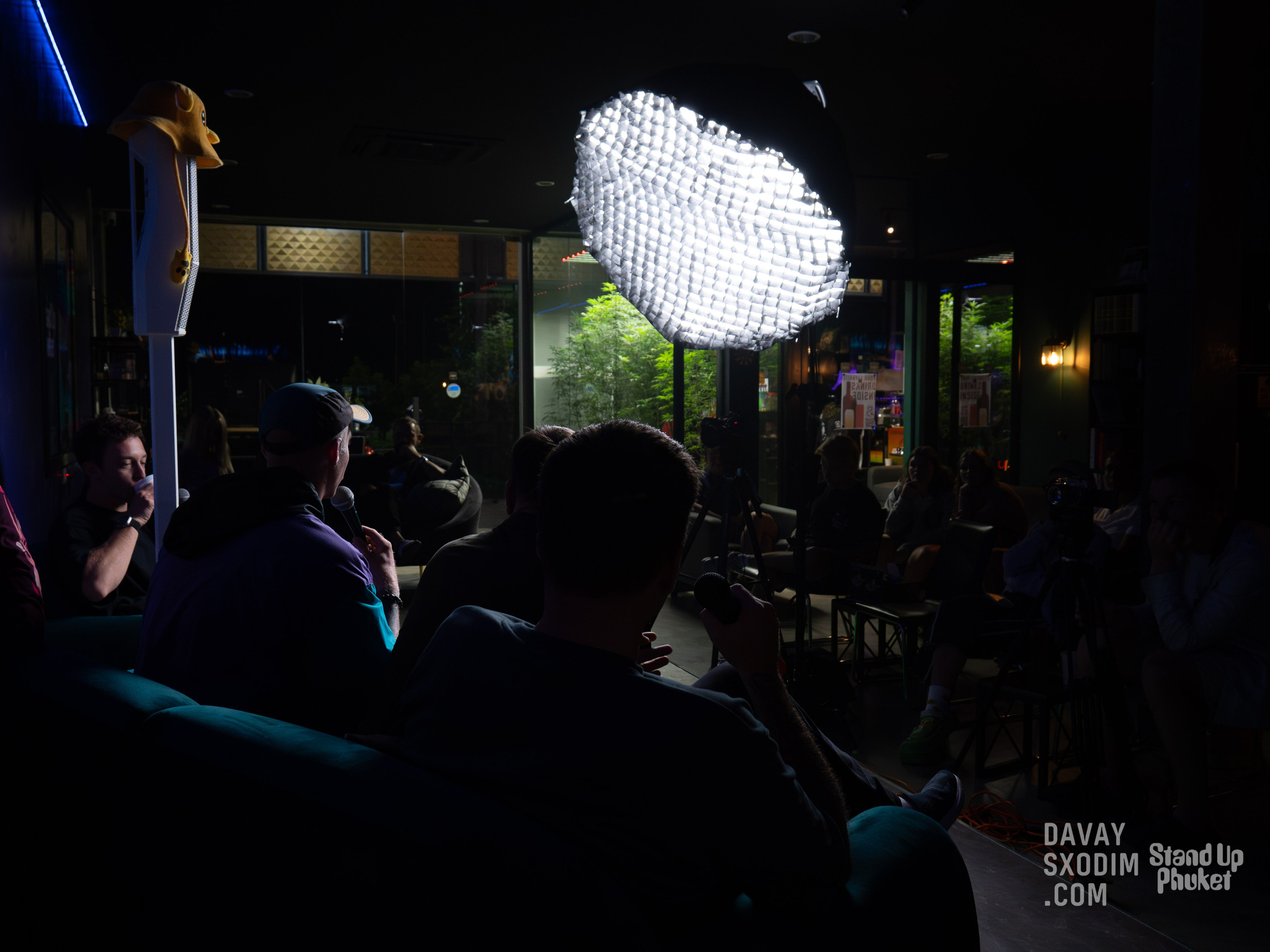 Standup-шоу «Тай-Болтай» | Фоторепортаж | Афиша | DAVAYSXODIM.com PHUKET. АФИША|ФОТОРЕПОРТАЖИ|ИВЕНТЫ|ПХУКЕТ