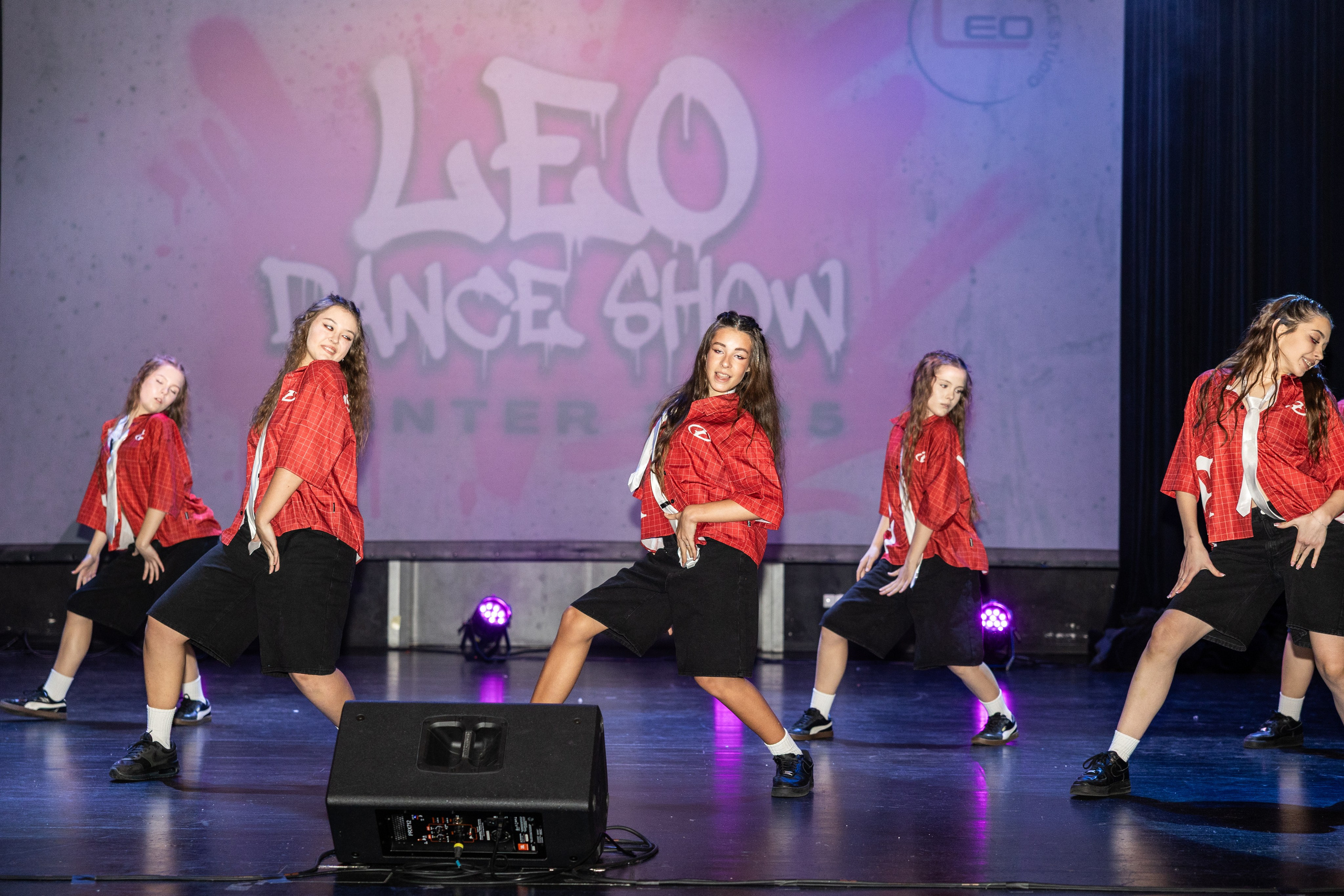 LEO DANCE SHOW WINTER 2025. Семейный и детский фотограф в Варшаве Мила Бобровская